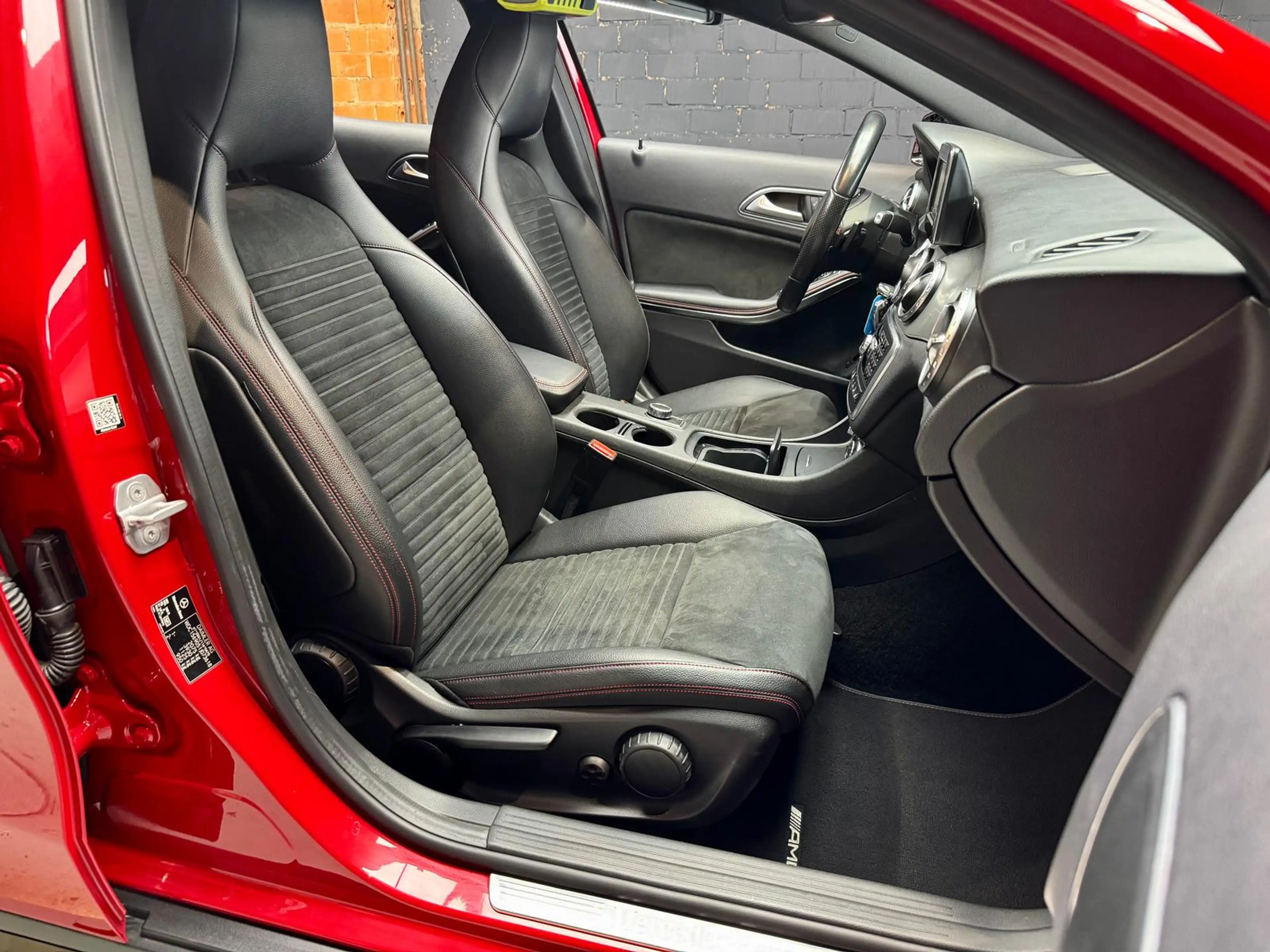 Mercedes-Benz GLA 220 4Matic 2.1 CDI+AMG+KAMERA+BI-XENON+NAVI+ — photo 20