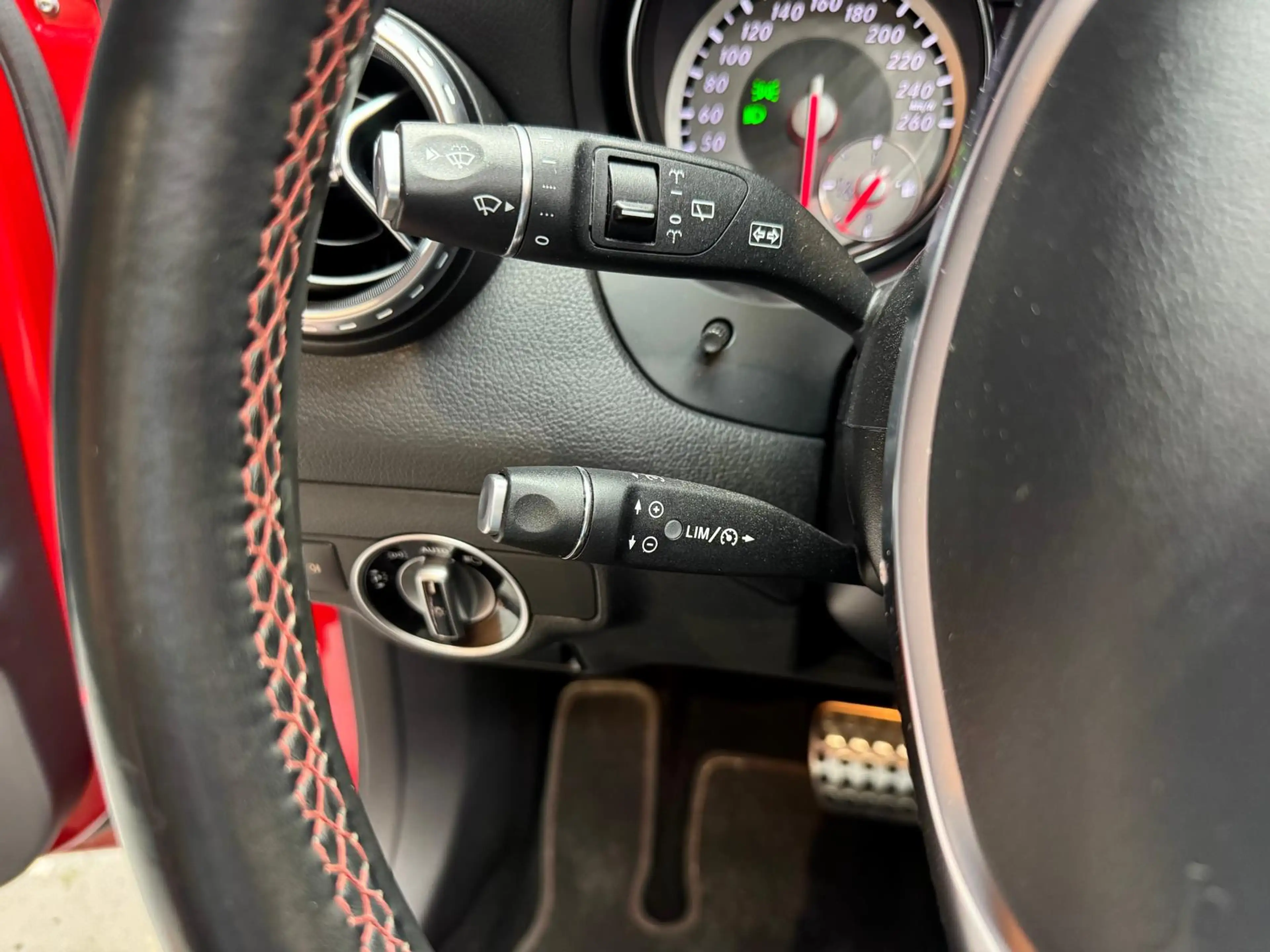 Mercedes-Benz GLA 220 4Matic 2.1 CDI+AMG+KAMERA+BI-XENON+NAVI+ — photo 8