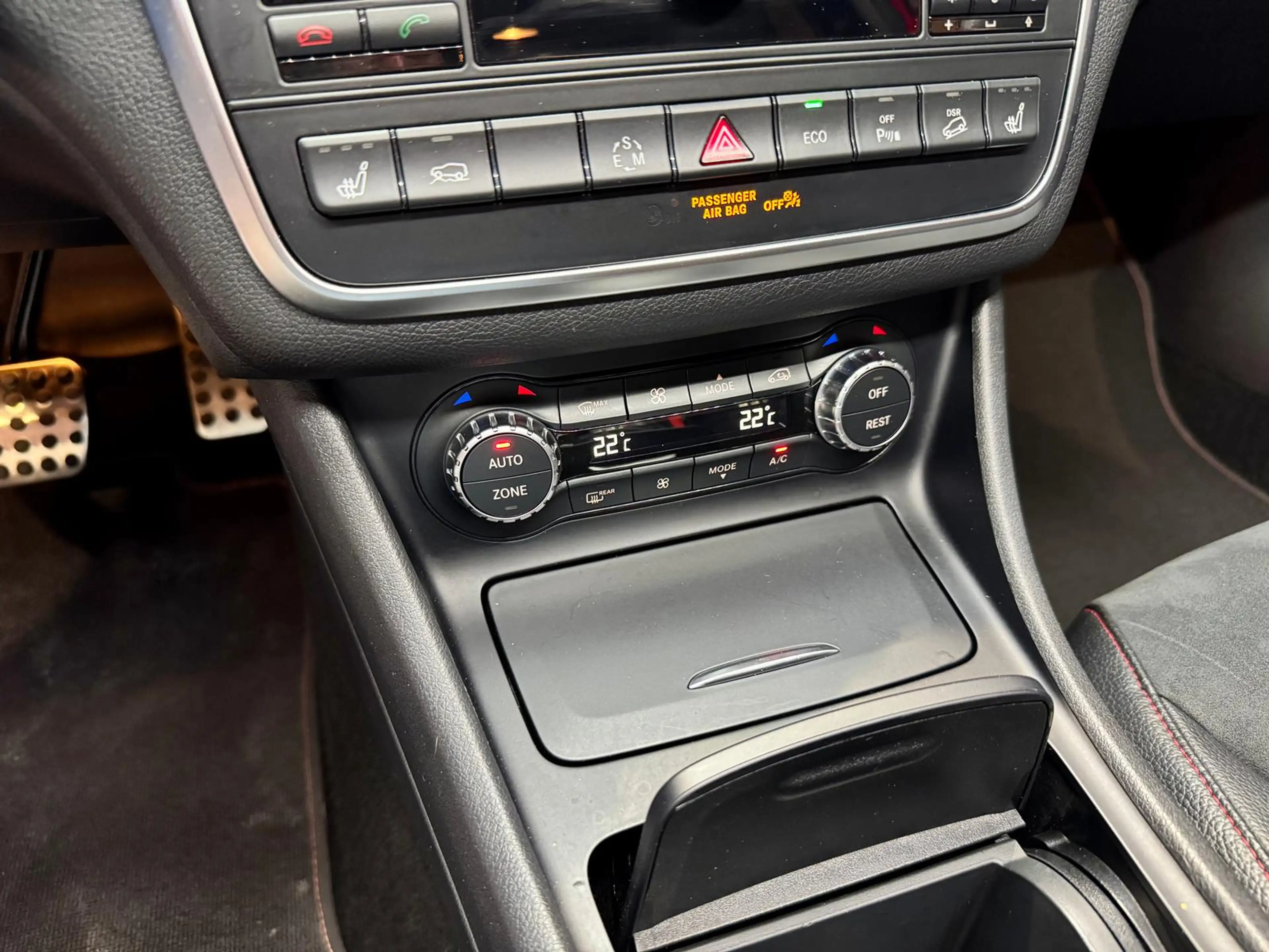 Mercedes-Benz GLA 220 4Matic 2.1 CDI+AMG+KAMERA+BI-XENON+NAVI+ — photo 28