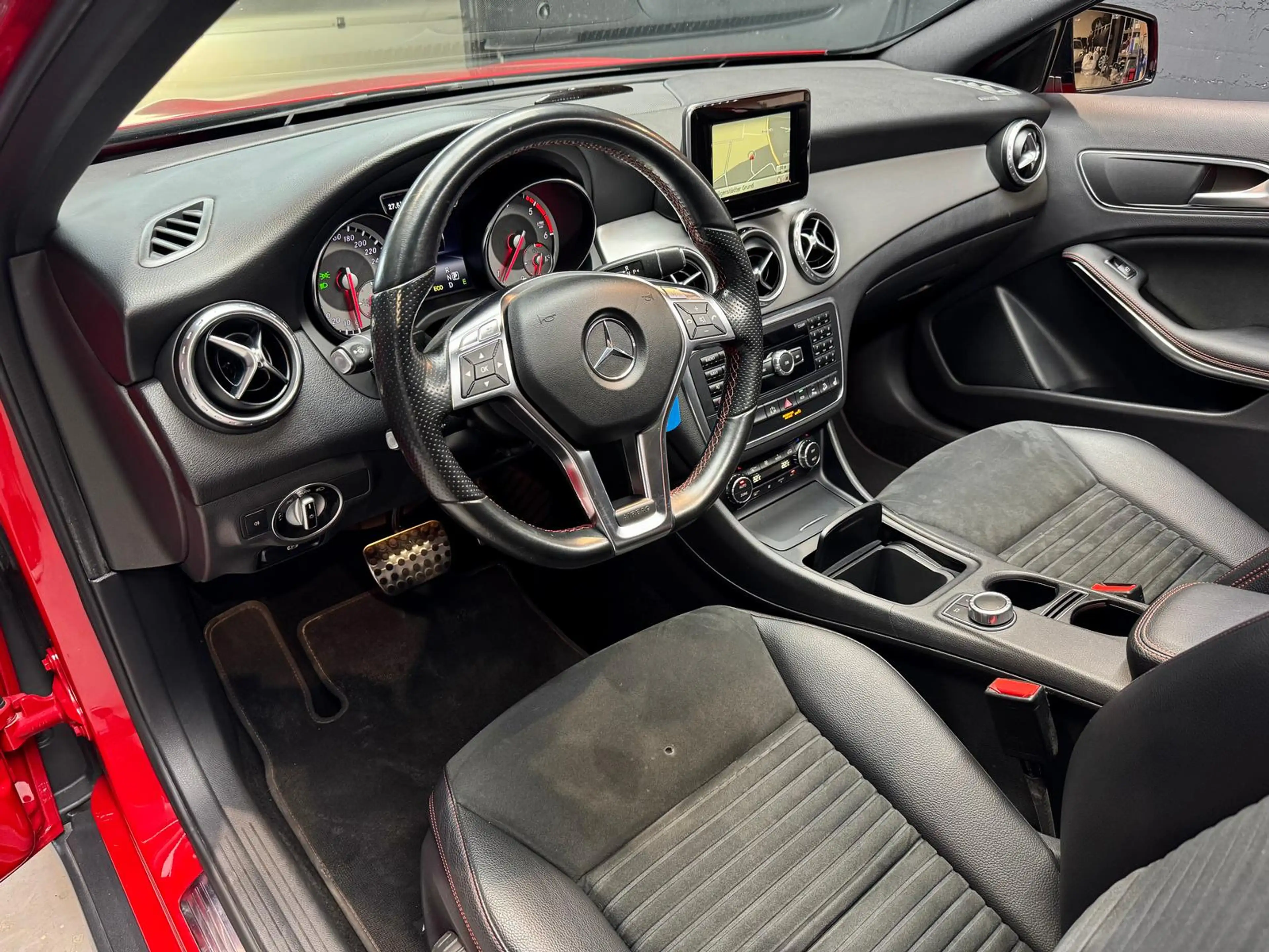 Mercedes-Benz GLA 220 4Matic 2.1 CDI+AMG+KAMERA+BI-XENON+NAVI+ — photo 13
