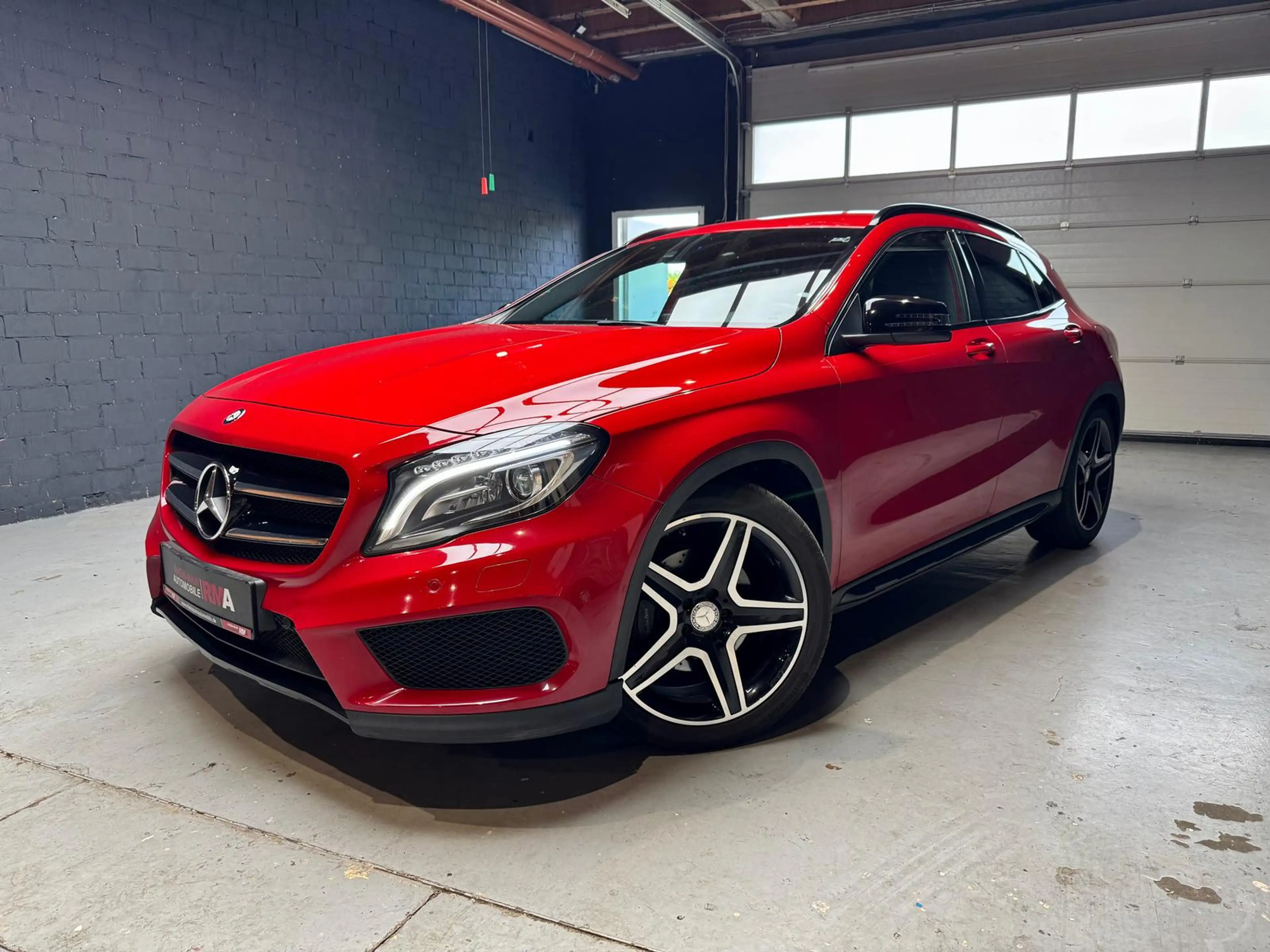 Mercedes-Benz GLA 220 4Matic 2.1 CDI+AMG+KAMERA+BI-XENON+NAVI+