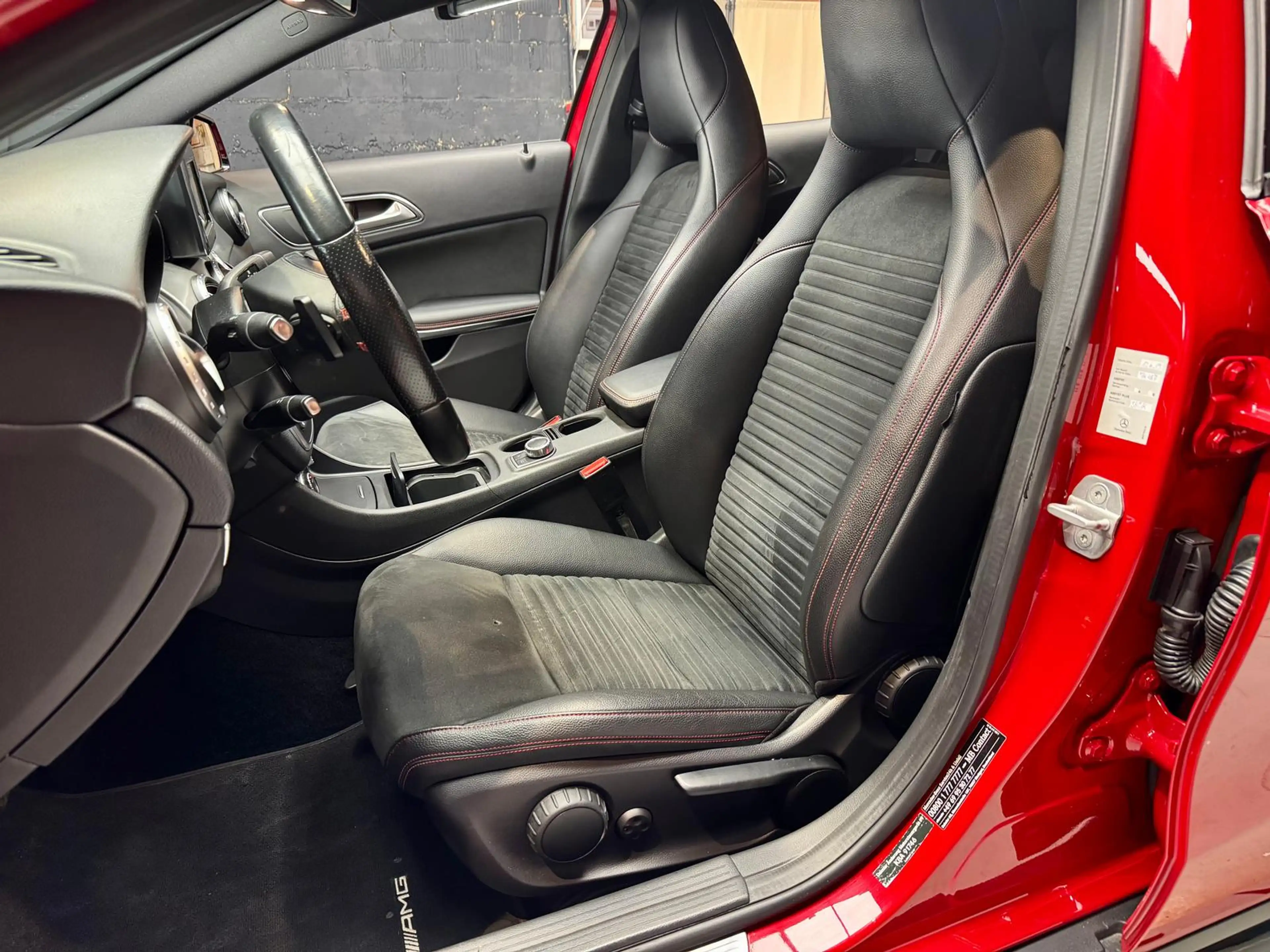 Mercedes-Benz GLA 220 4Matic 2.1 CDI+AMG+KAMERA+BI-XENON+NAVI+ — photo 14