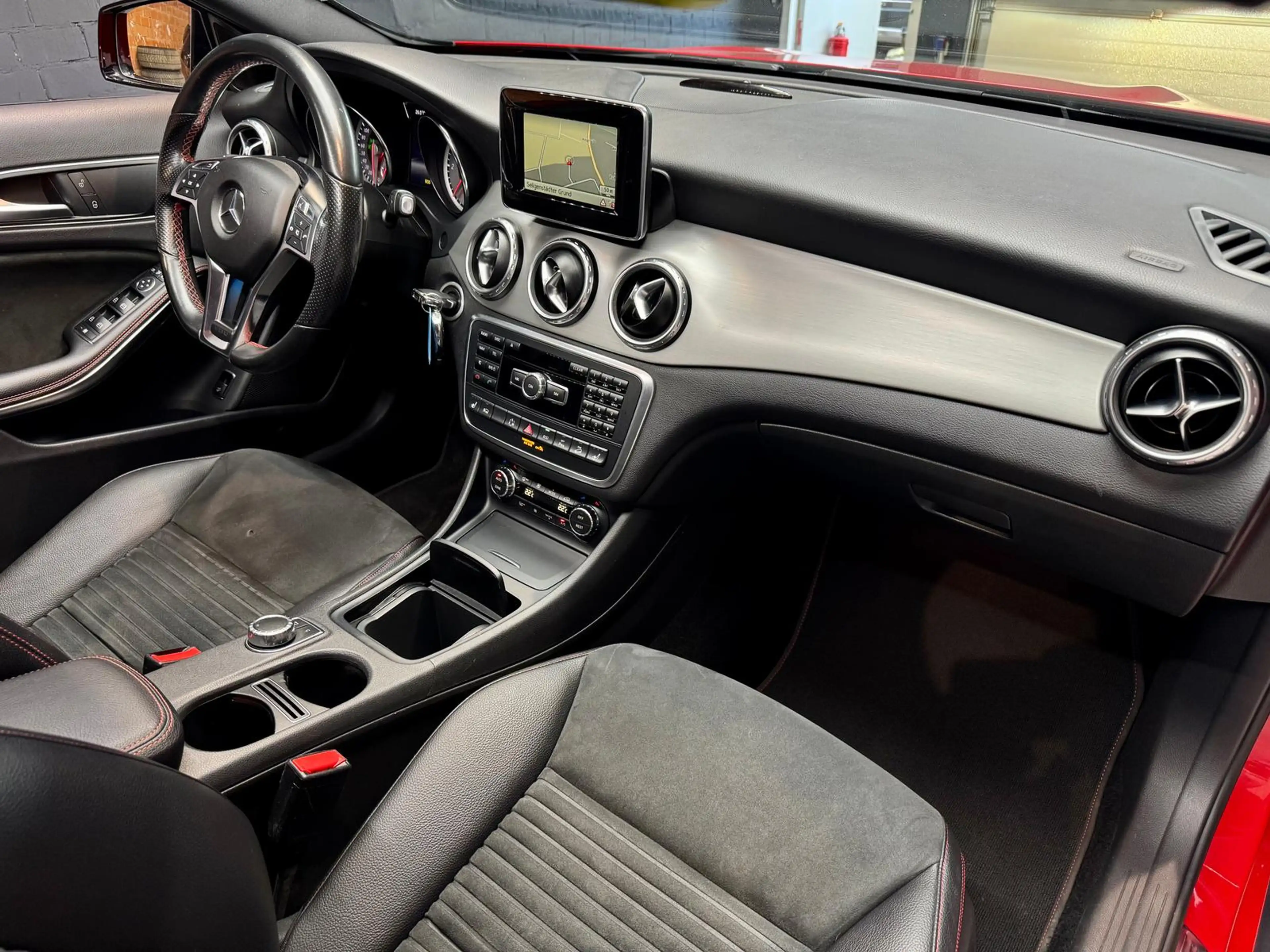 Mercedes-Benz GLA 220 4Matic 2.1 CDI+AMG+KAMERA+BI-XENON+NAVI+ — photo 19