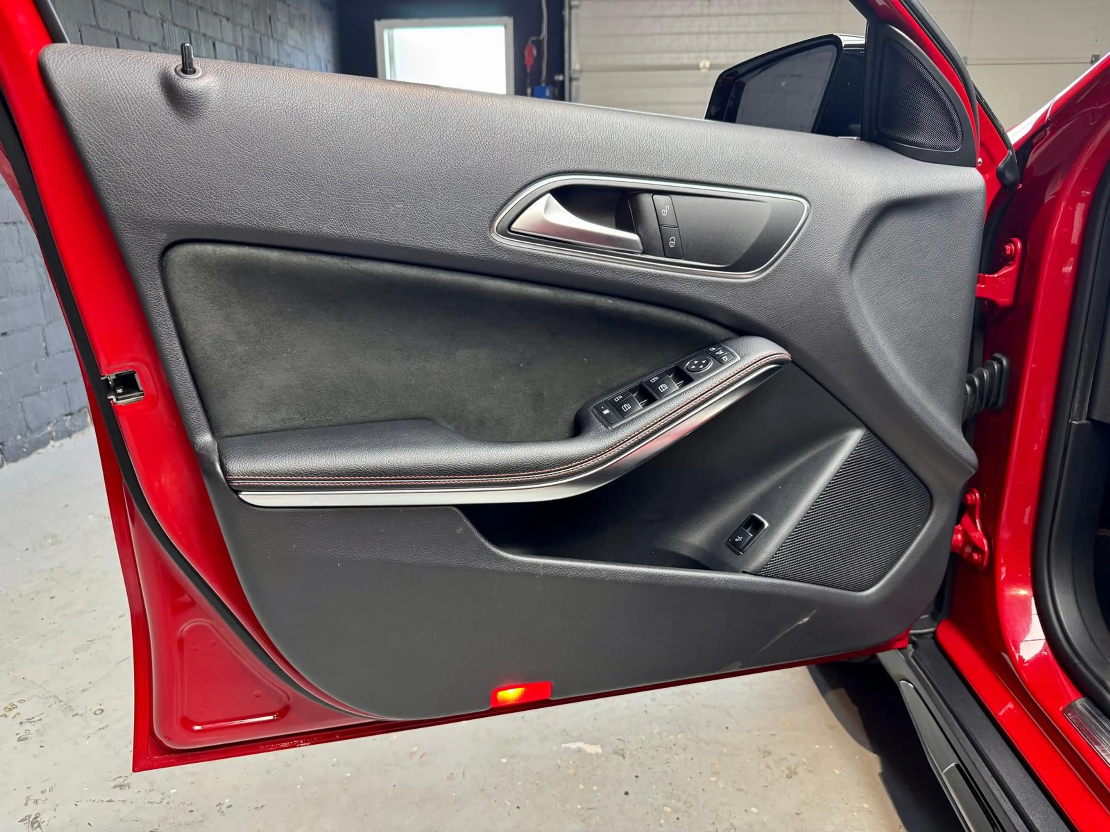Mercedes-Benz GLA 220 4Matic 2.1 CDI+AMG+KAMERA+BI-XENON+NAVI+ — photo 23