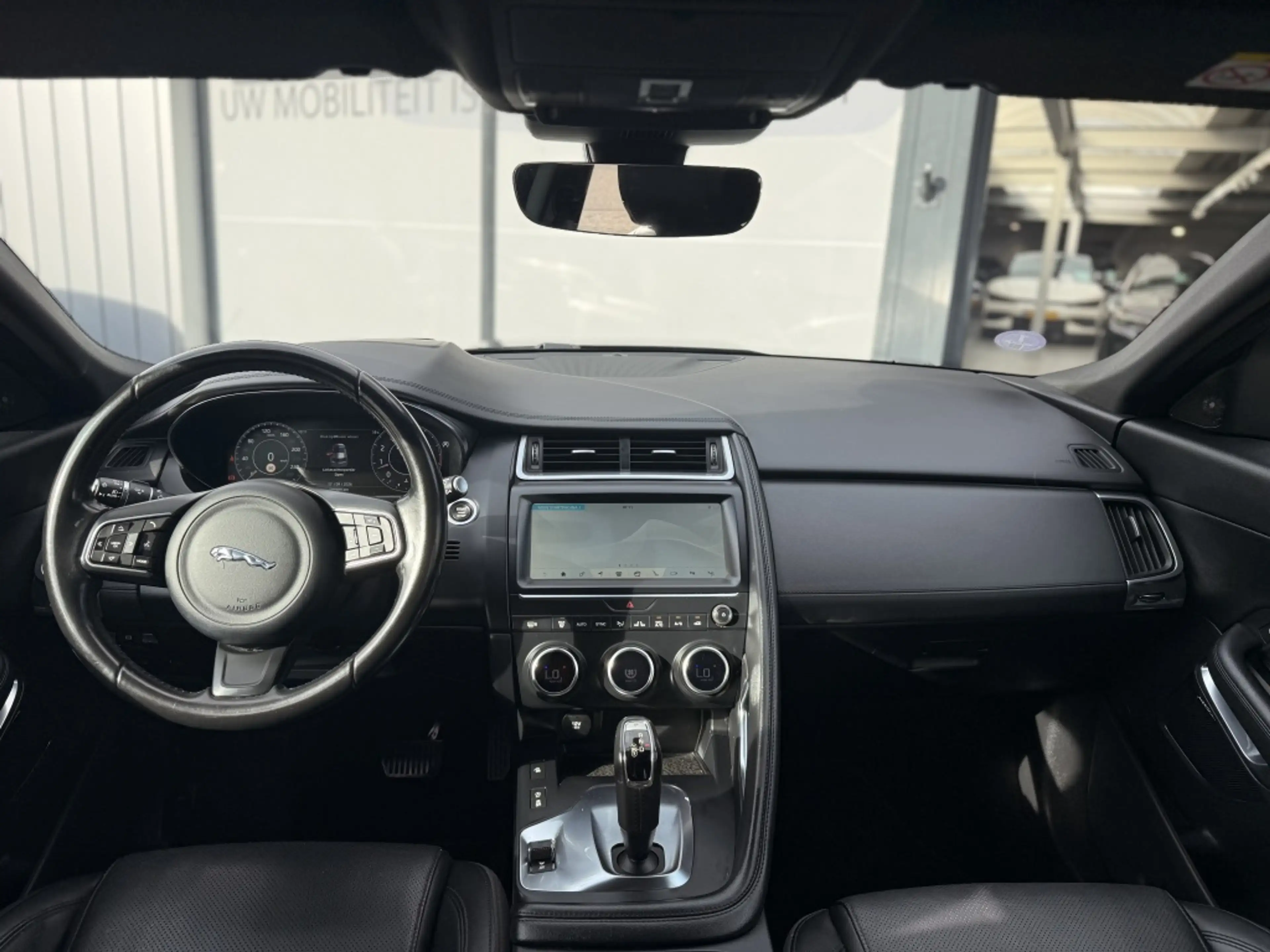 Jaguar E-Pace 2.0 P250 AWD HSE | 249PK | Panoramadak | Camera — photo 9