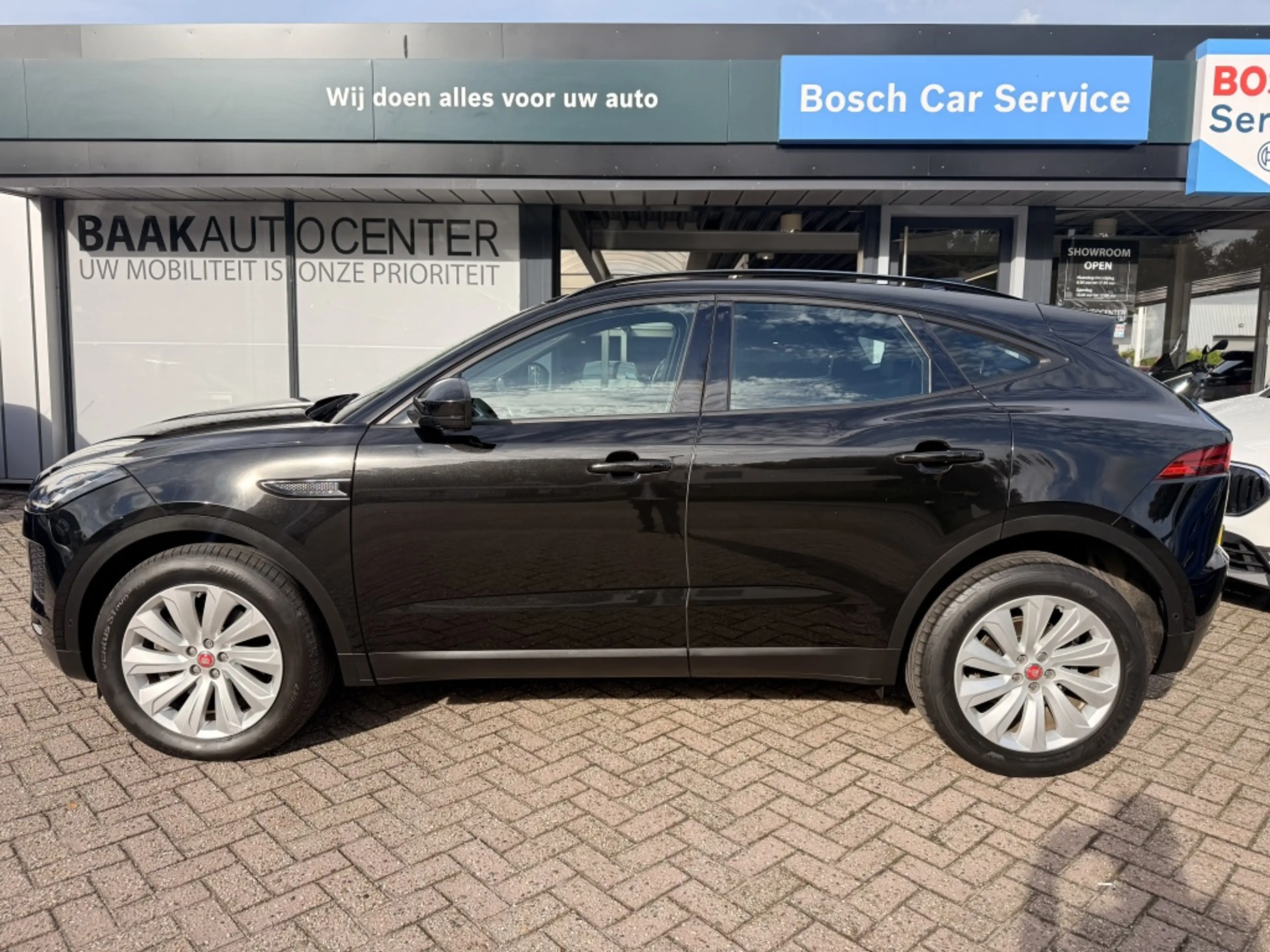 Jaguar E-Pace 2.0 P250 AWD HSE | 249PK | Panoramadak | Camera — photo 3