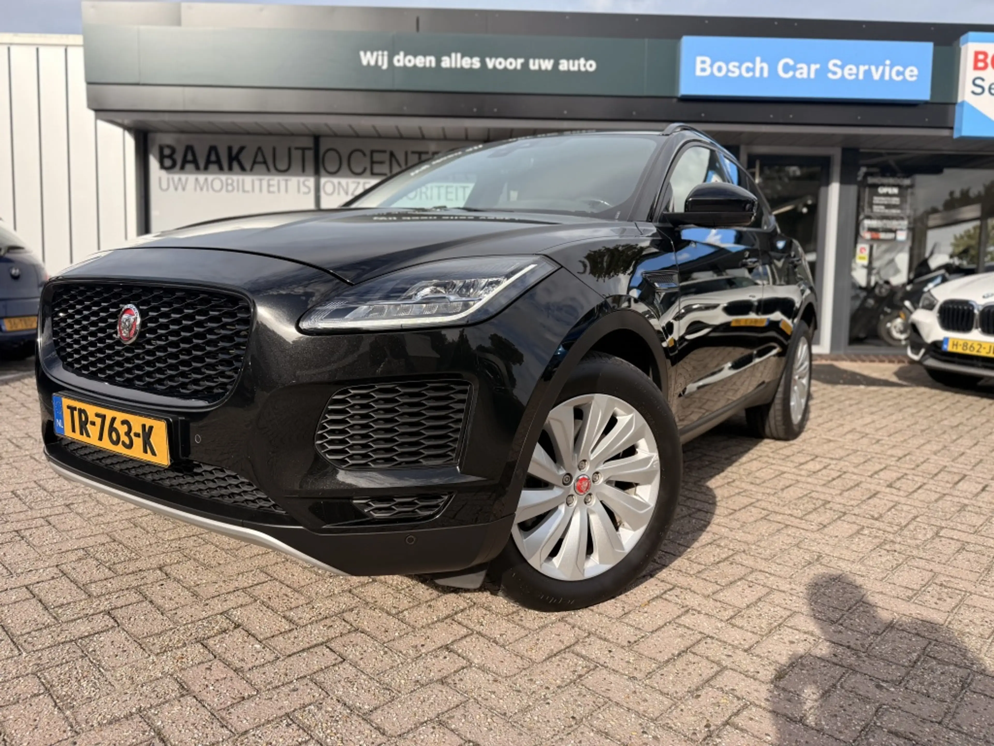 Jaguar E-Pace 2.0 P250 AWD HSE | 249PK | Panoramadak | Camera — photo 2