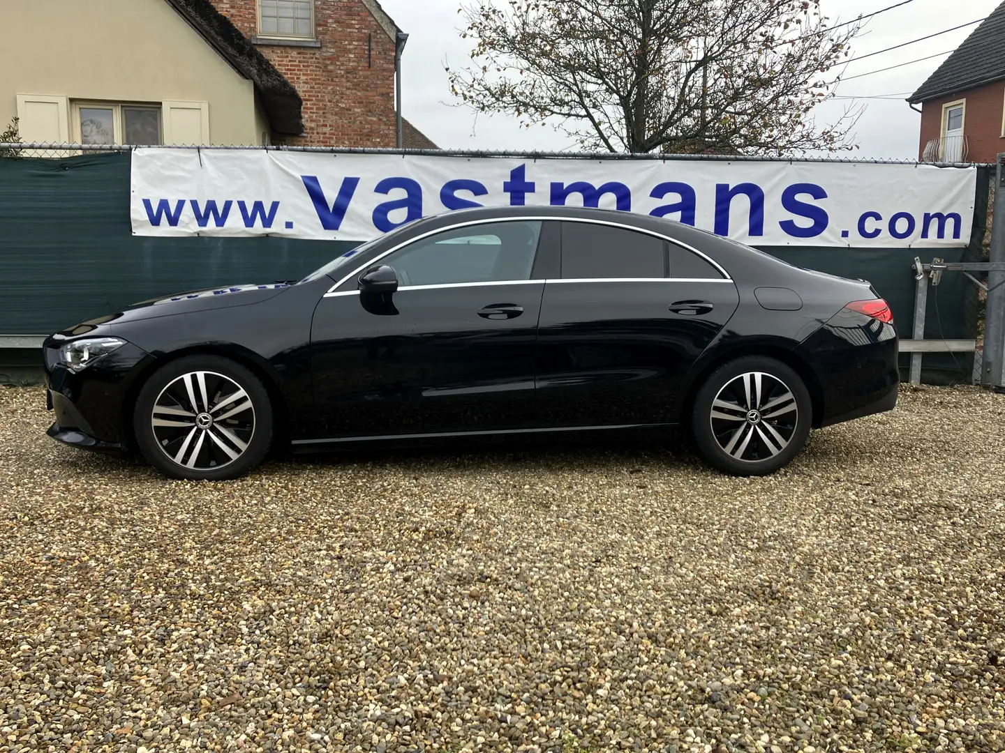 Mercedes-Benz CLA 180 Progressive / Benzine / LED / Widescreen / H Leder Noir - 2