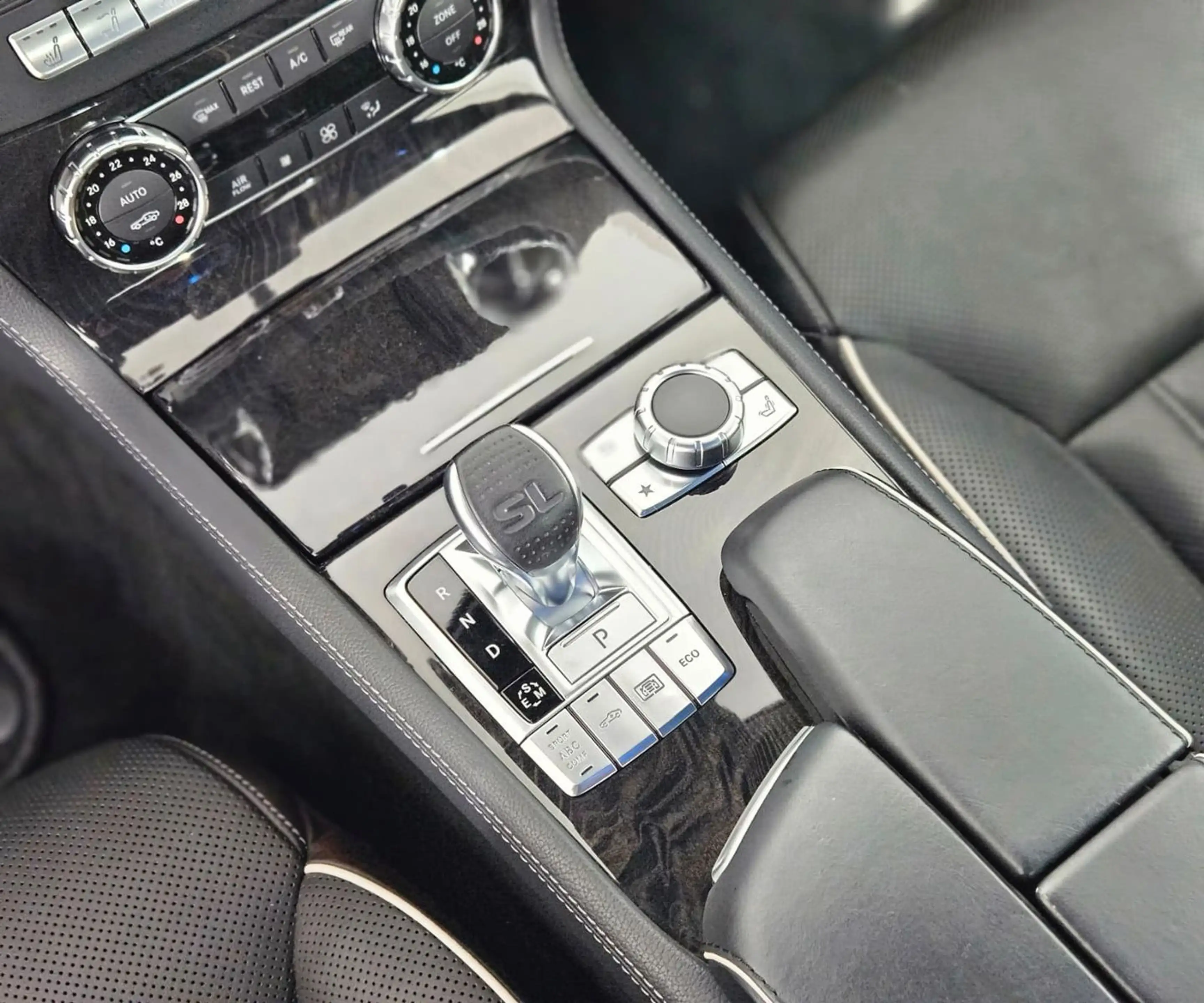 Mercedes-Benz SL 500 SL Roadster 500 AMG *ACC*PDC*KAM*PANO*SHZ*NAV — photo 12