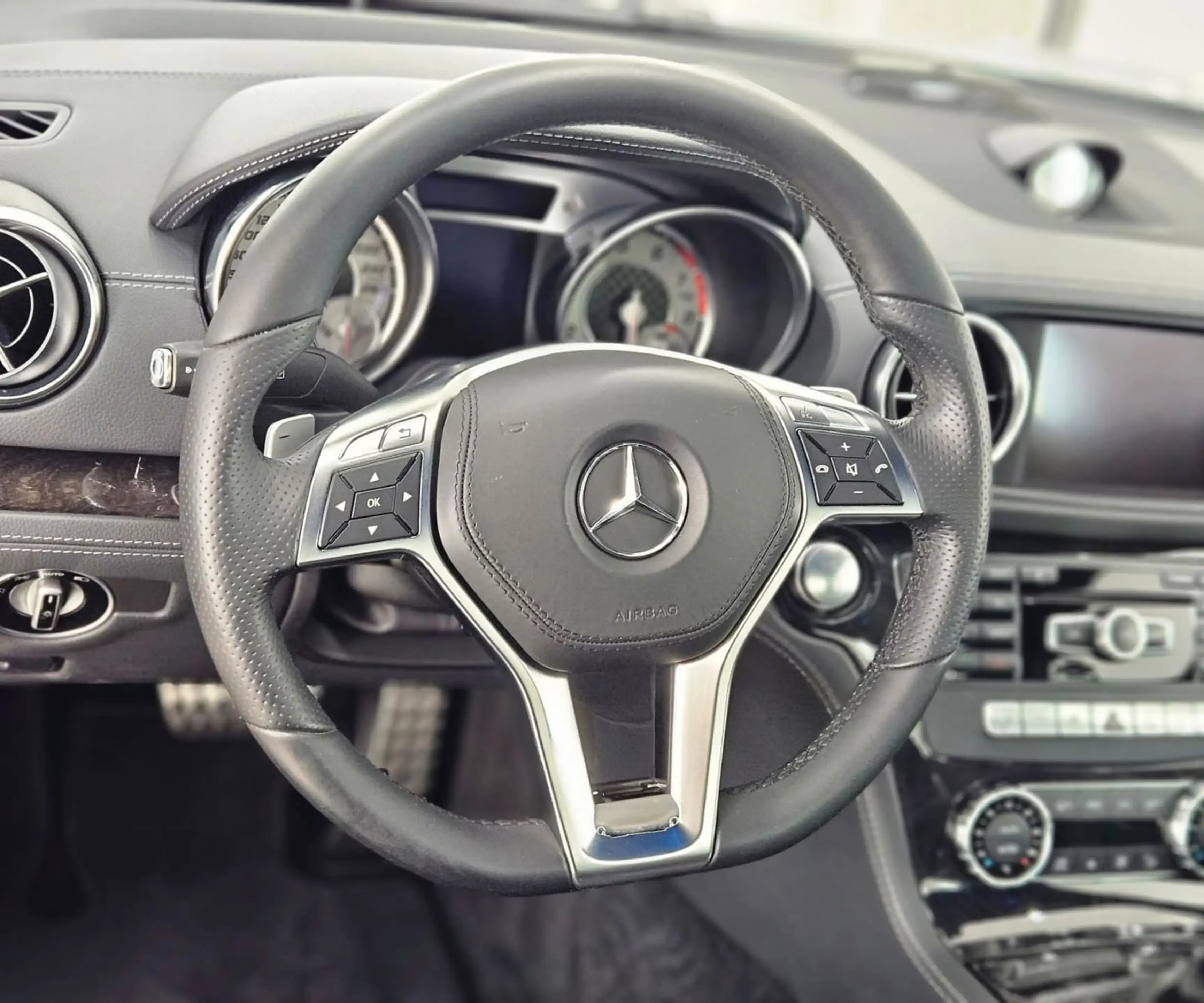 Mercedes-Benz SL 500 SL Roadster 500 AMG *ACC*PDC*KAM*PANO*SHZ*NAV — photo 13