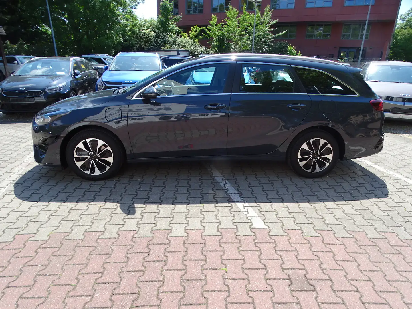 Kia Ceed SW / cee'd SW cee´d Sportswagon 1.6 Plug-in Hybrid Vision Automa Grau - 2