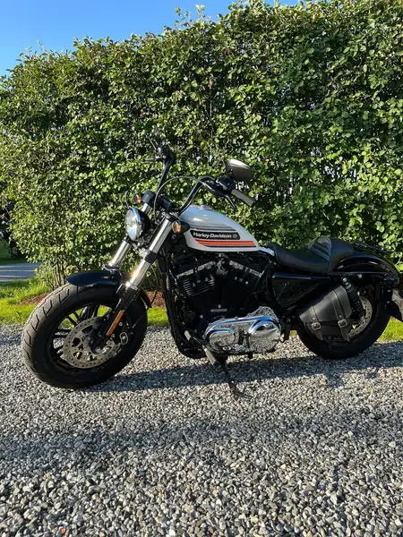 Harley-Davidson Sportster Forty Eight - foto 2