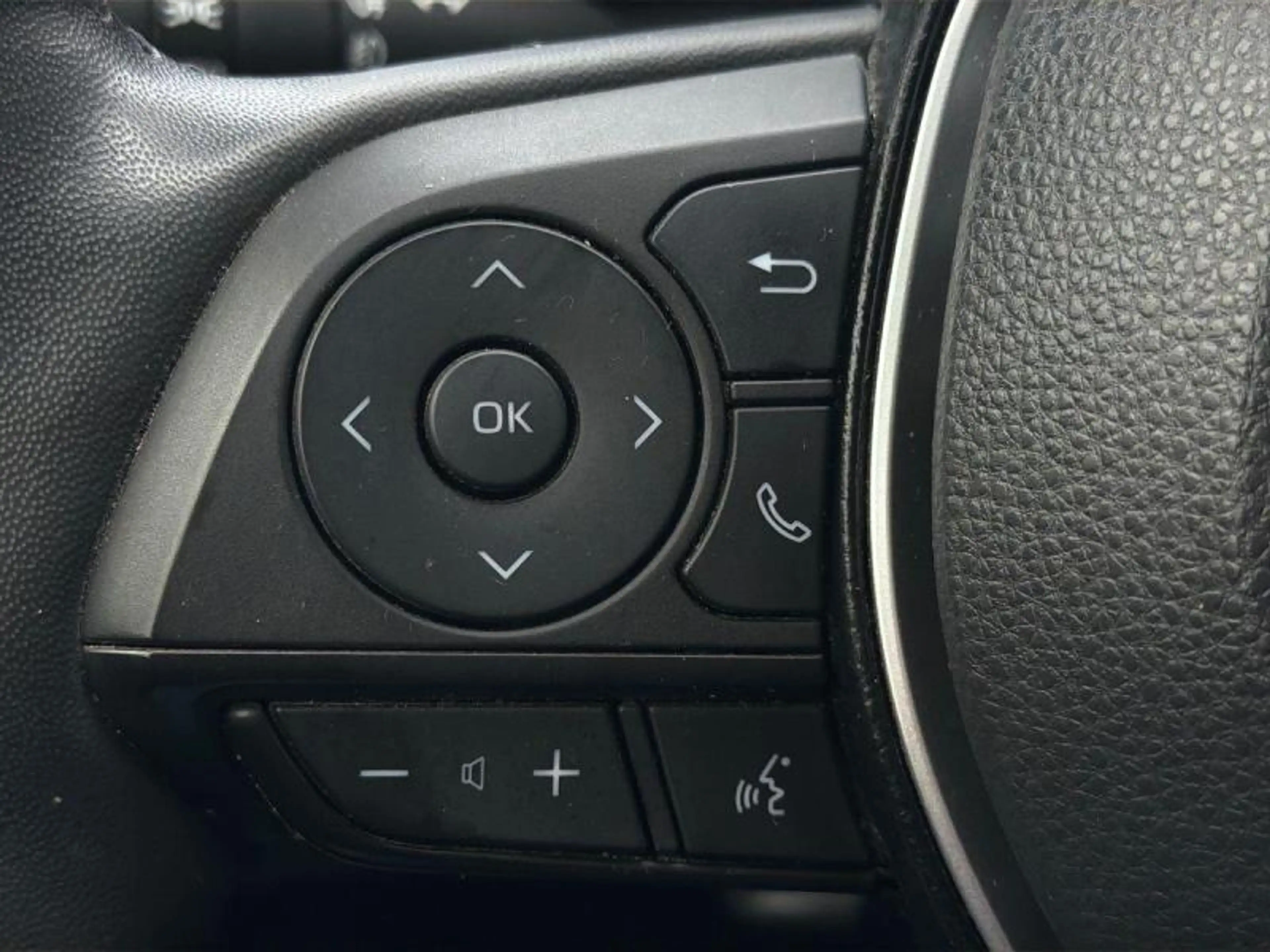 Toyota Corolla Cross Style+cam+gps+sens V+A — photo 14