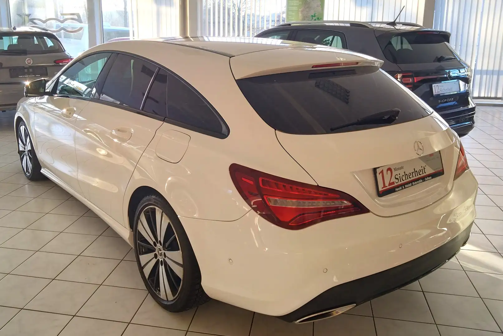 Mercedes-Benz CLA 200 CLA 200 Shooting Brake Urban AHK schwenkbar Weiß - 2