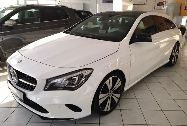 Mercedes-Benz CLA 200 CLA 200 Shooting Brake Urban AHK schwenkbar