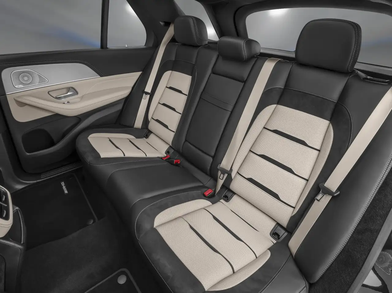 Mercedes-Benz GLE снимка Mercedes-Benz GLE