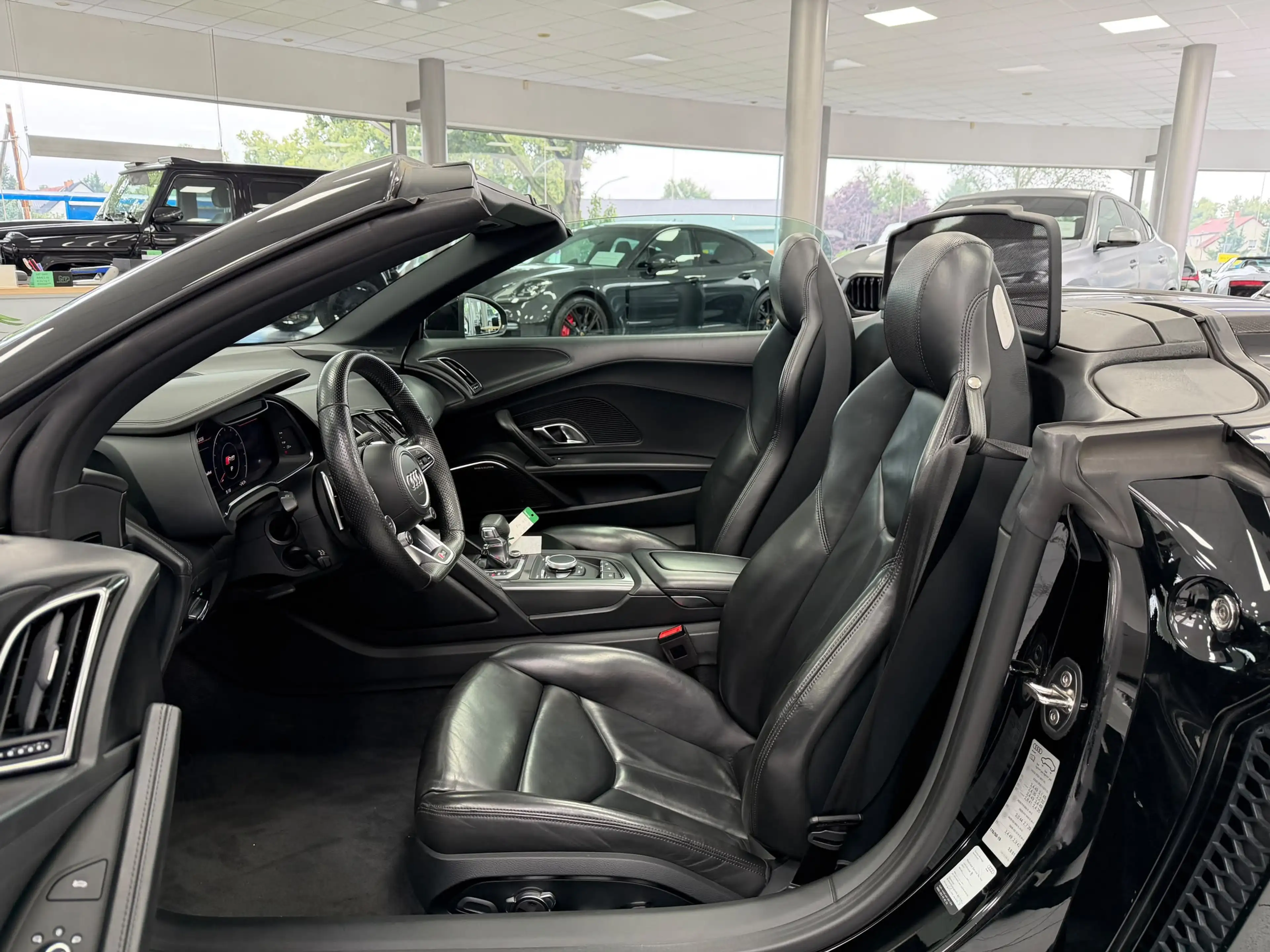 Audi R8 Performance Spyder 5.2 FSI V10 quattro 456kW — photo 8