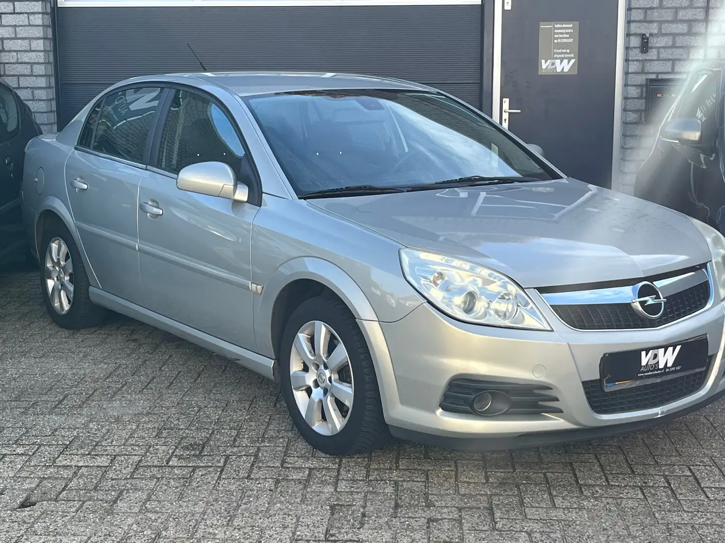 Opel Vectra 1.8-16V Cosmo airco APK 1-2-2026 Grijs - 2
