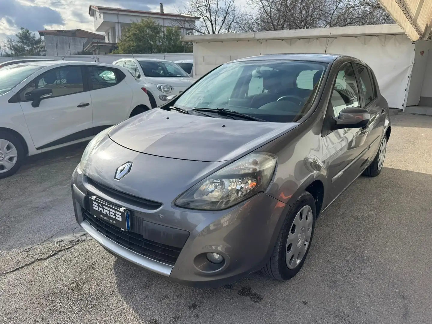 Renault Clio Renault Clio 1.2 16V 5 porte Live! Grau - 1