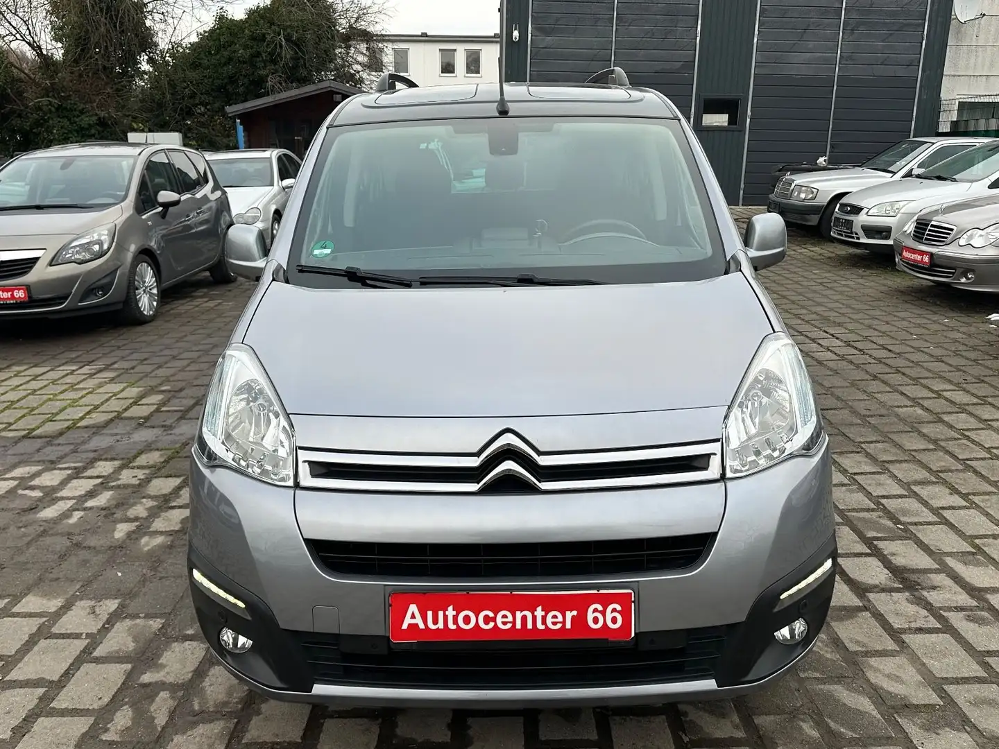 Citroen Berlingo Kombi Tendance*PANO*KAMERA*TEMPO*KLIMAA Grau - 2