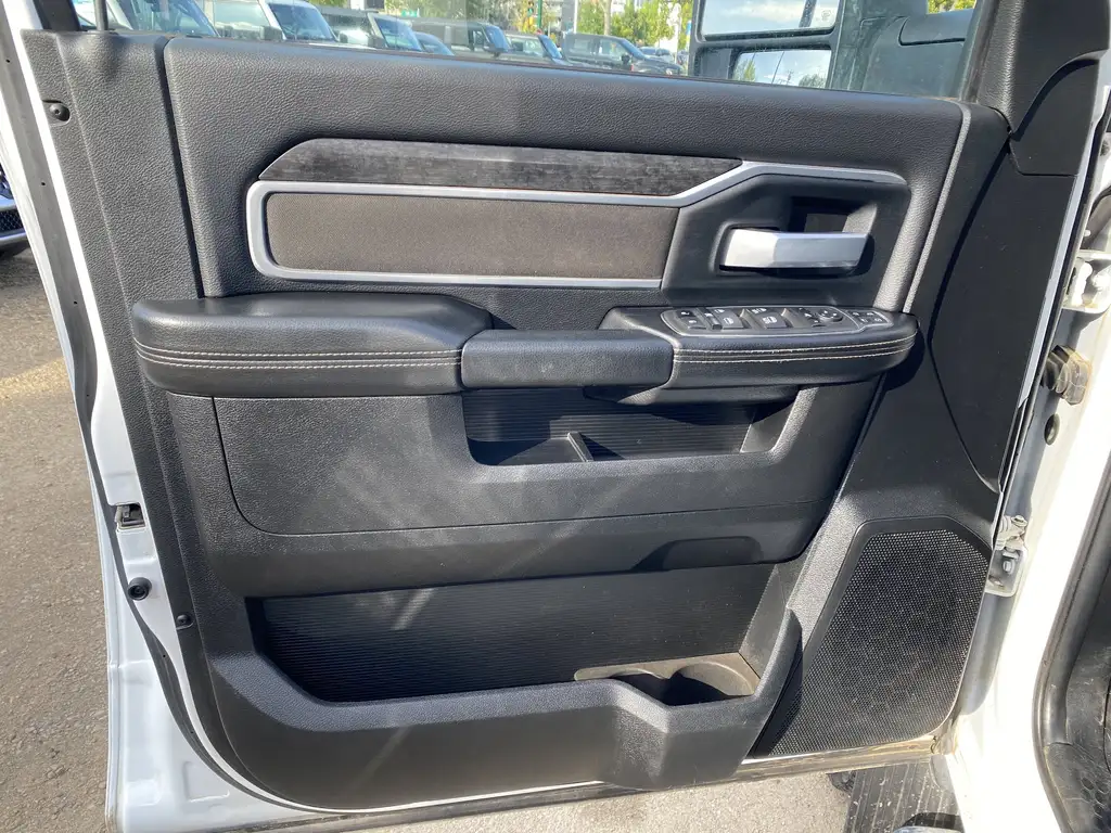 2024 RAM 3500 Big Horn | Push Start | Rear Cam | Cruise Control — photo 6