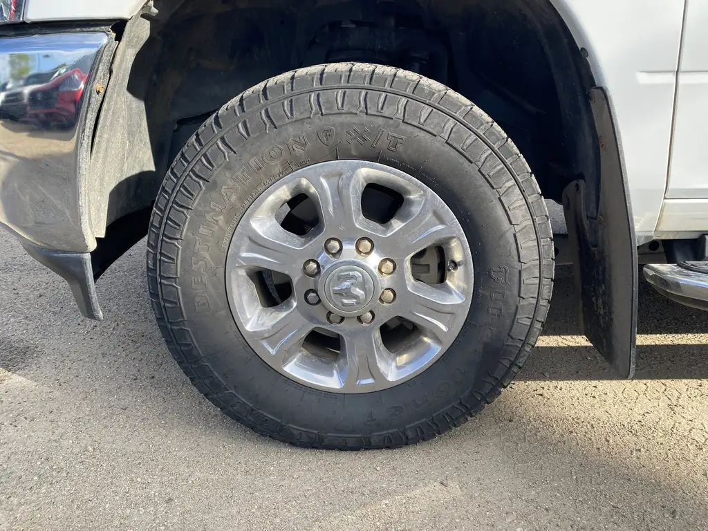 2024 RAM 3500 Big Horn | Push Start | Rear Cam | Cruise Control — photo 3