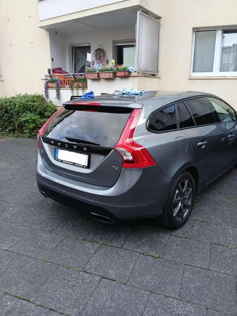 Volvo V60 T4 Linje Svart Grau - 2