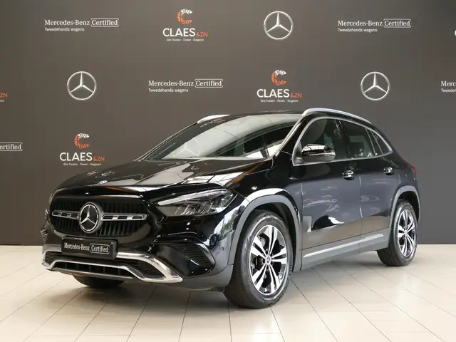 Mercedes-Benz GLA 180 Luxury Line DOS 8585