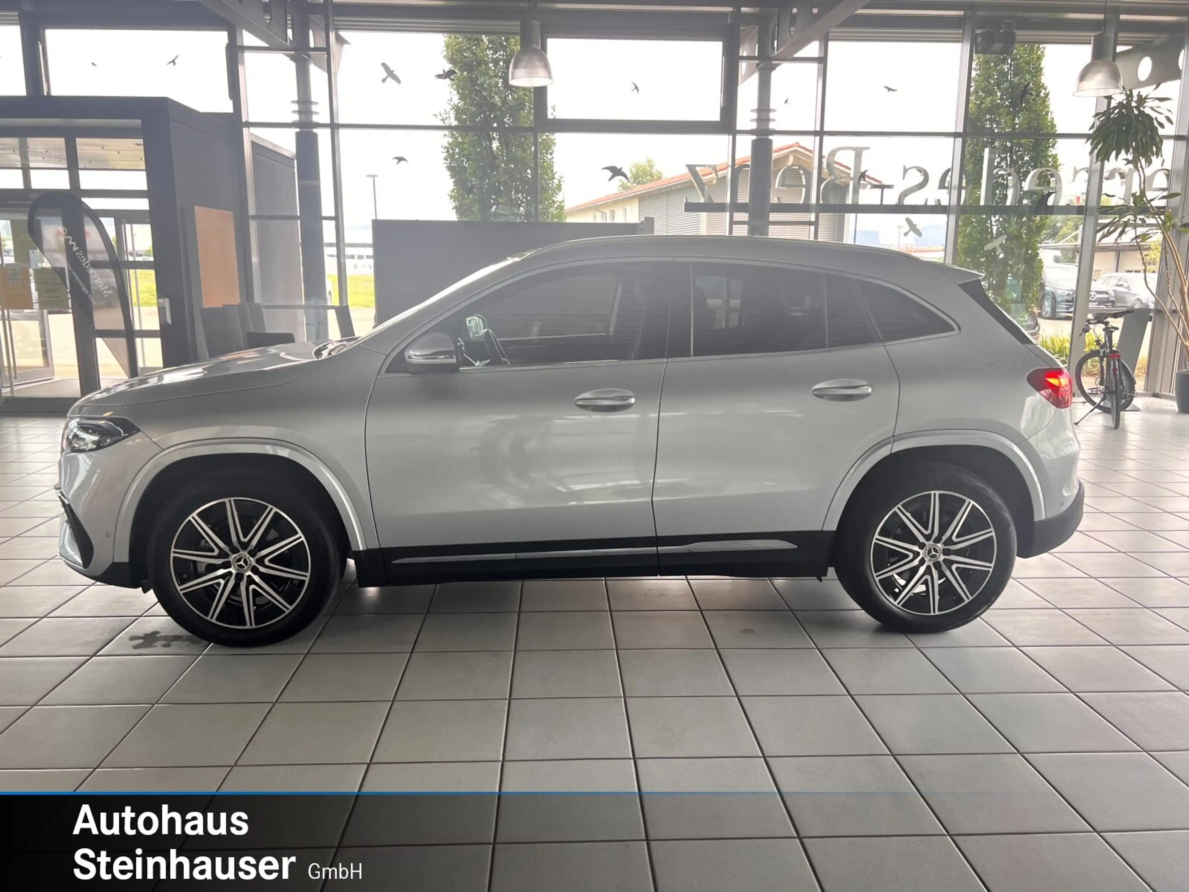 Mercedes-Benz EQA 350 EQA 350 4MATIC AMG Line Premium/Distronic/AHK Navi — photo 5