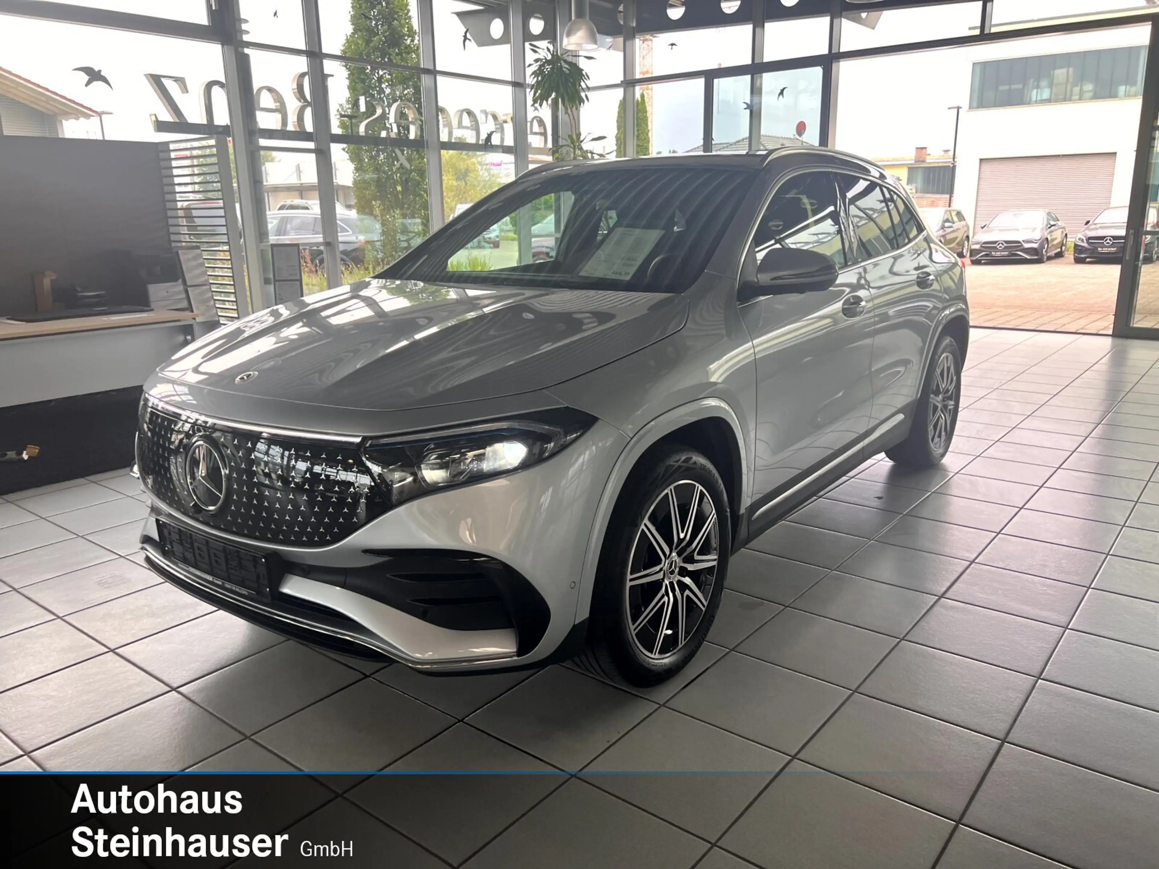 Mercedes-Benz EQA 350 EQA 350 4MATIC AMG Line Premium/Distronic/AHK Navi — photo 6
