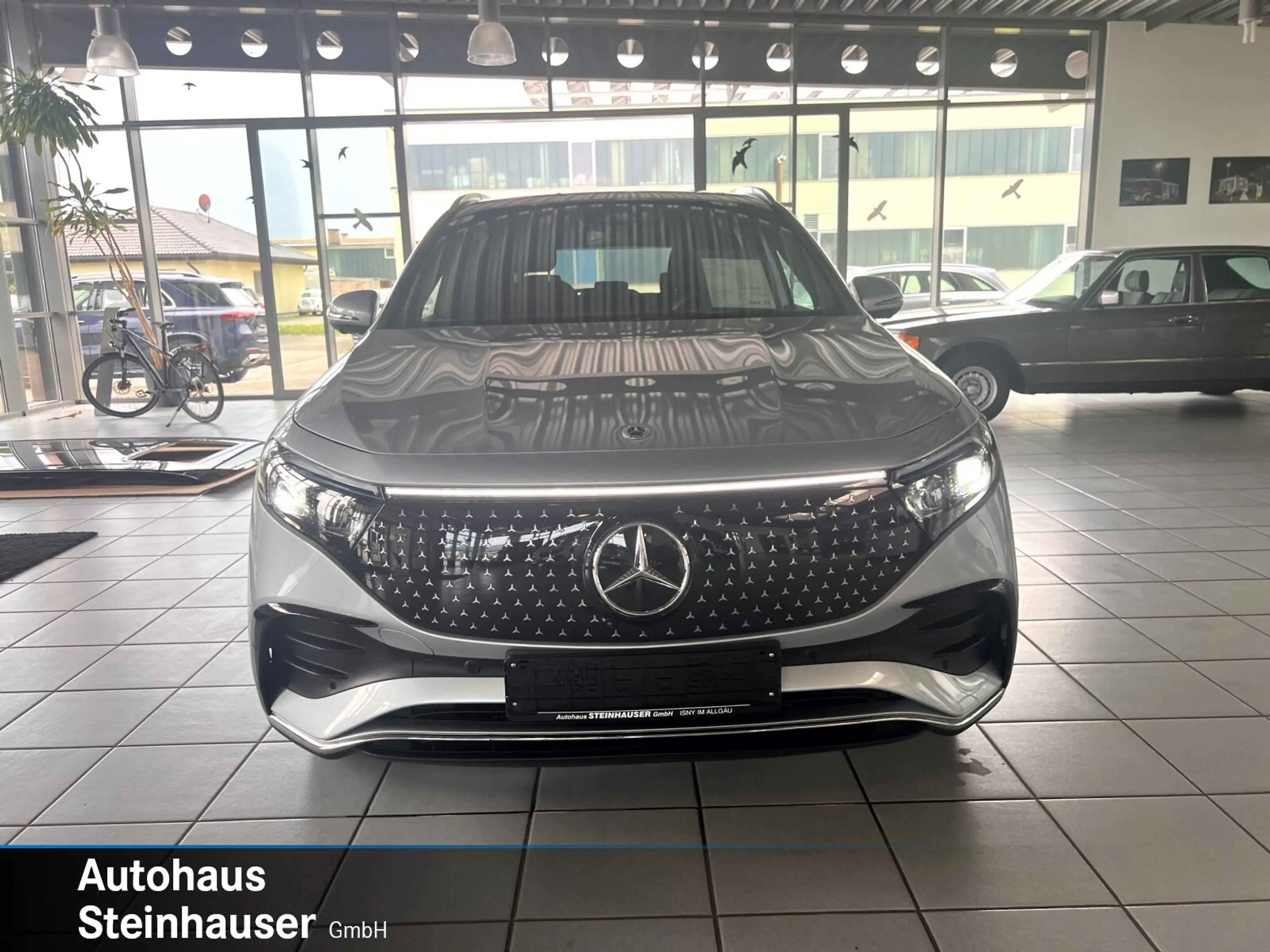 Mercedes-Benz EQA 350 EQA 350 4MATIC AMG Line Premium/Distronic/AHK Navi — photo 7