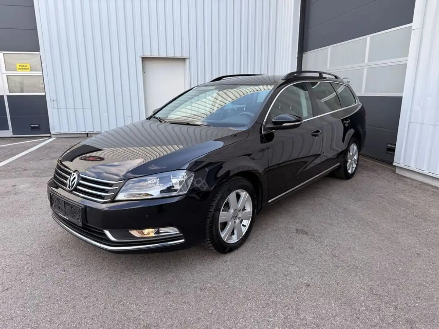 Volkswagen Passat Comfortline BlueMotion 4Motion Schwarz - 1