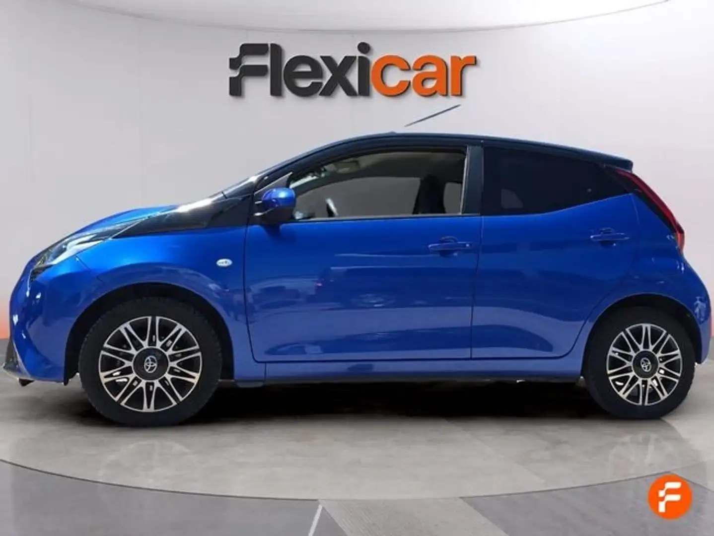 Toyota Aygo 70 x-cite Azul - 2