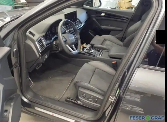 Audi Q5 view 6