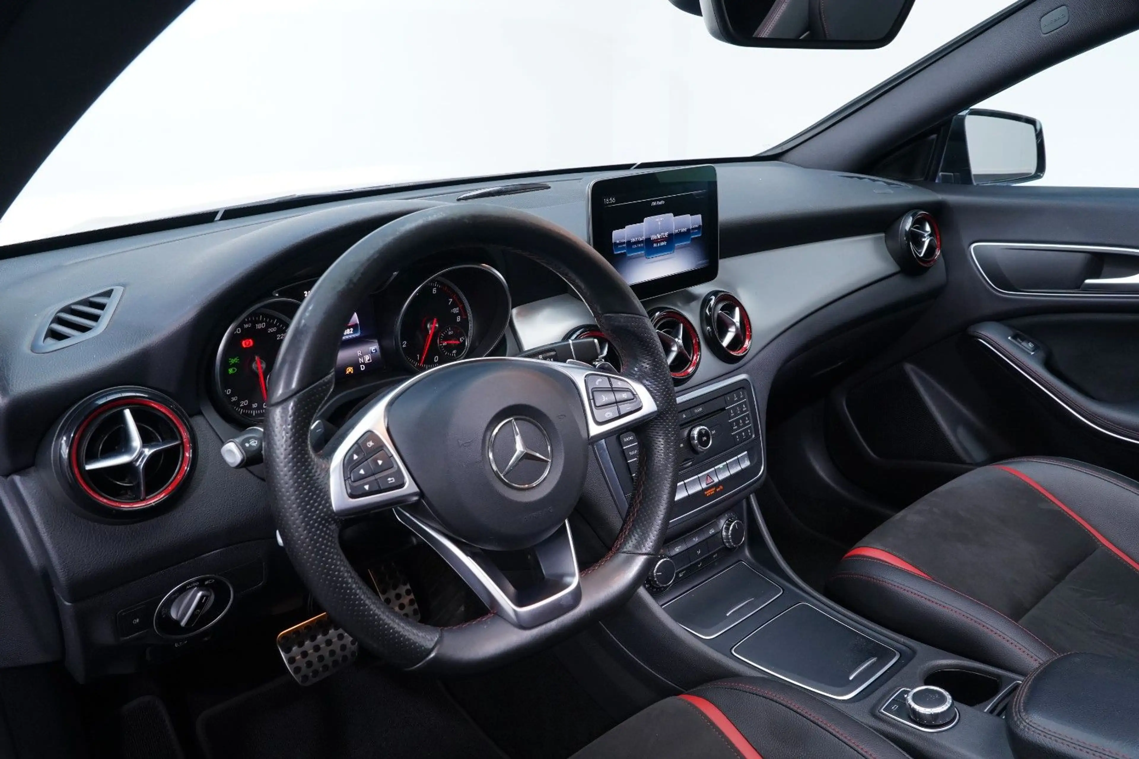 Mercedes-Benz CLA 250 4Matic Sport EU6/AMG Line/Pano/7G-DCT — photo 11