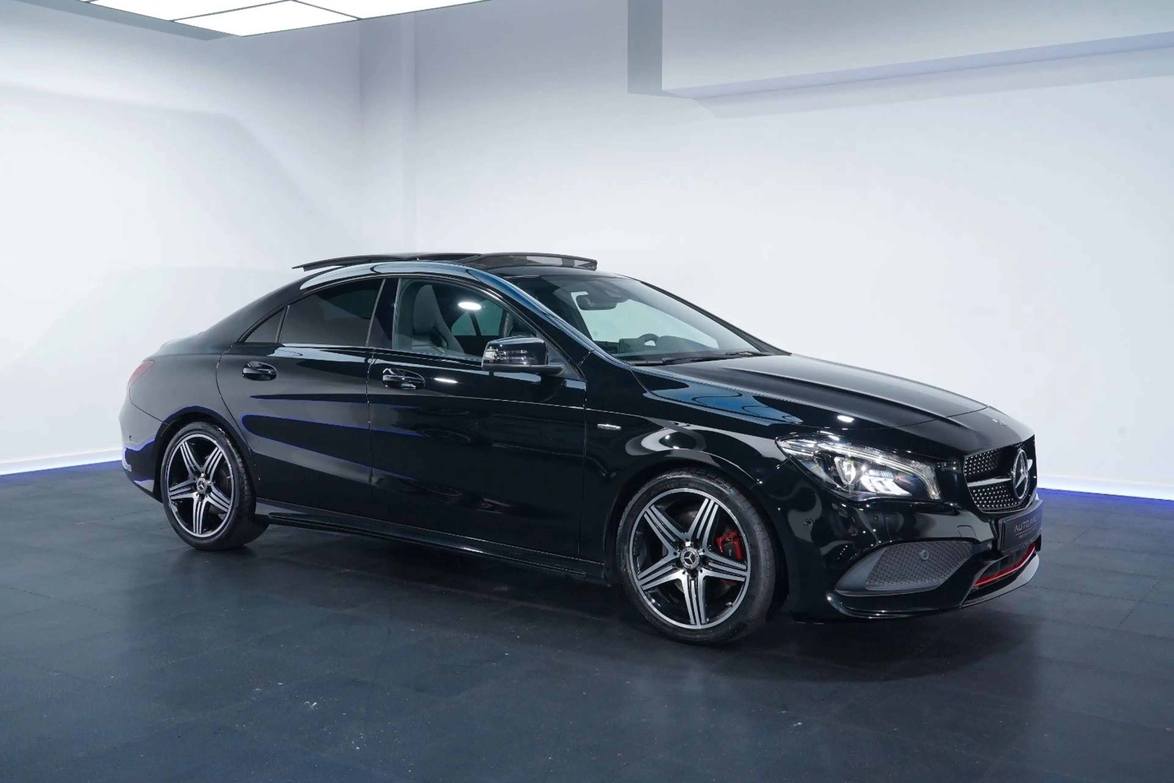 Mercedes-Benz CLA 250 4Matic Sport EU6/AMG Line/Pano/7G-DCT — photo 8