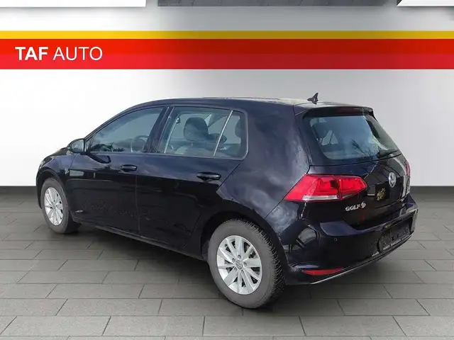 Volkswagen Golf view 10