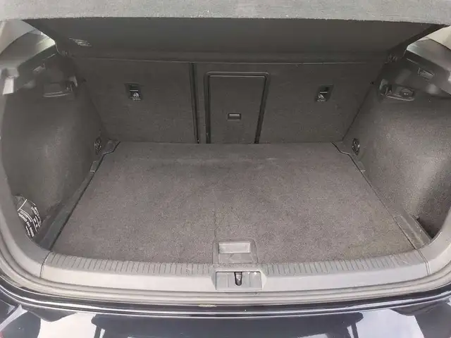 Volkswagen Golf view 8