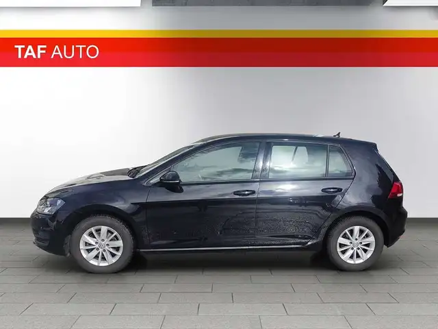 Volkswagen Golf view 4
