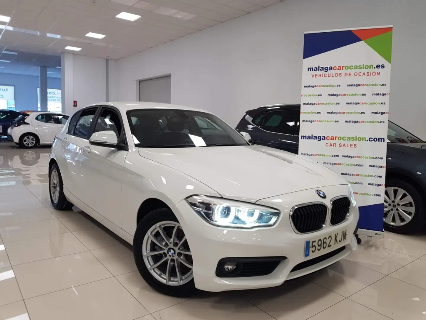BMW 116 116d Blanc - 1