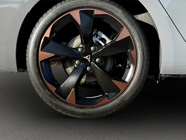 CUPRA Leon view 6