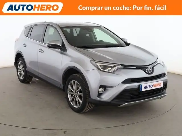Toyota Rav4 view 8