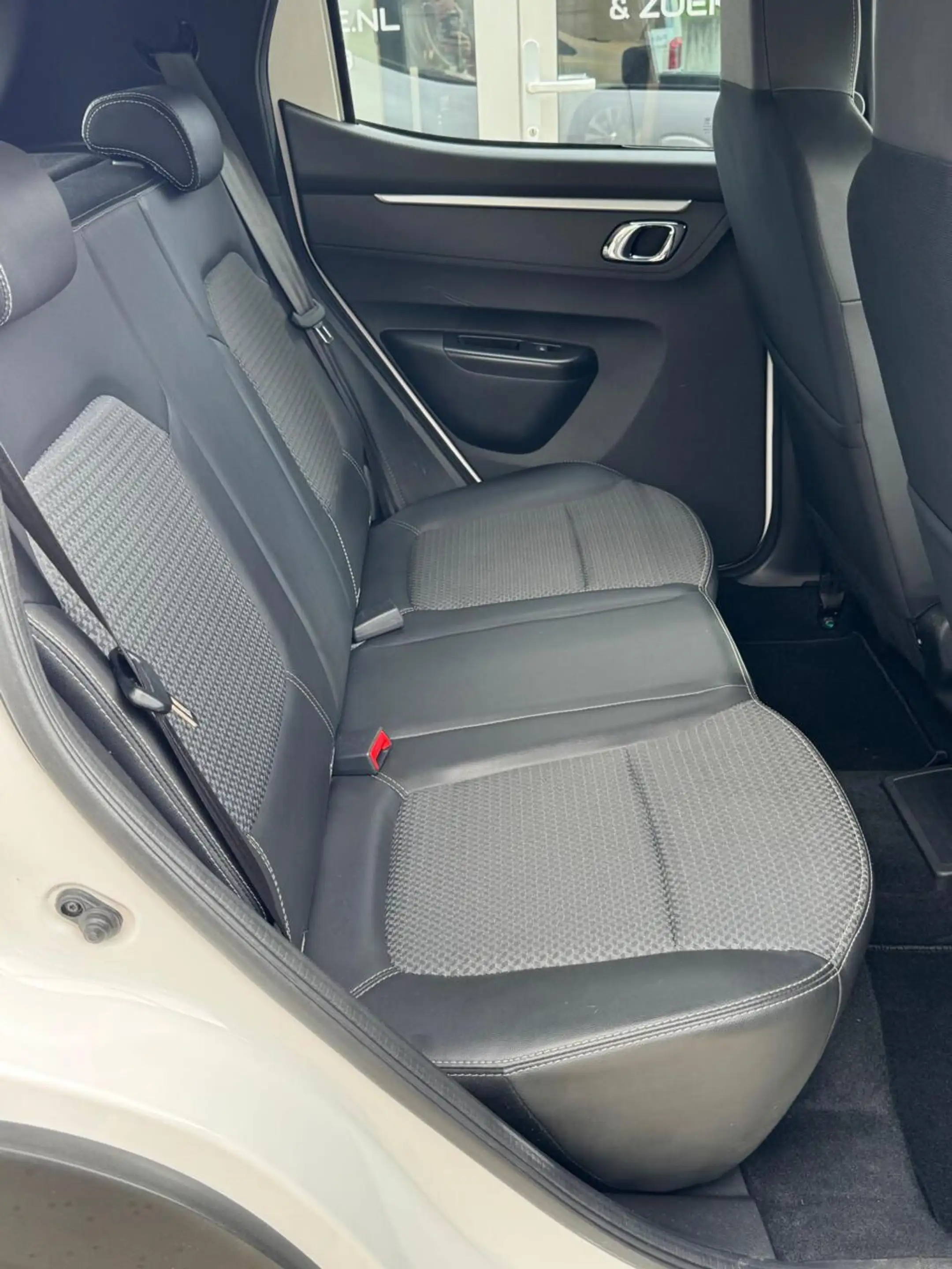 Dacia Spring Comfort Plus 27 kWh CCS/Navi/Camera/CarPlay/ — photo 14