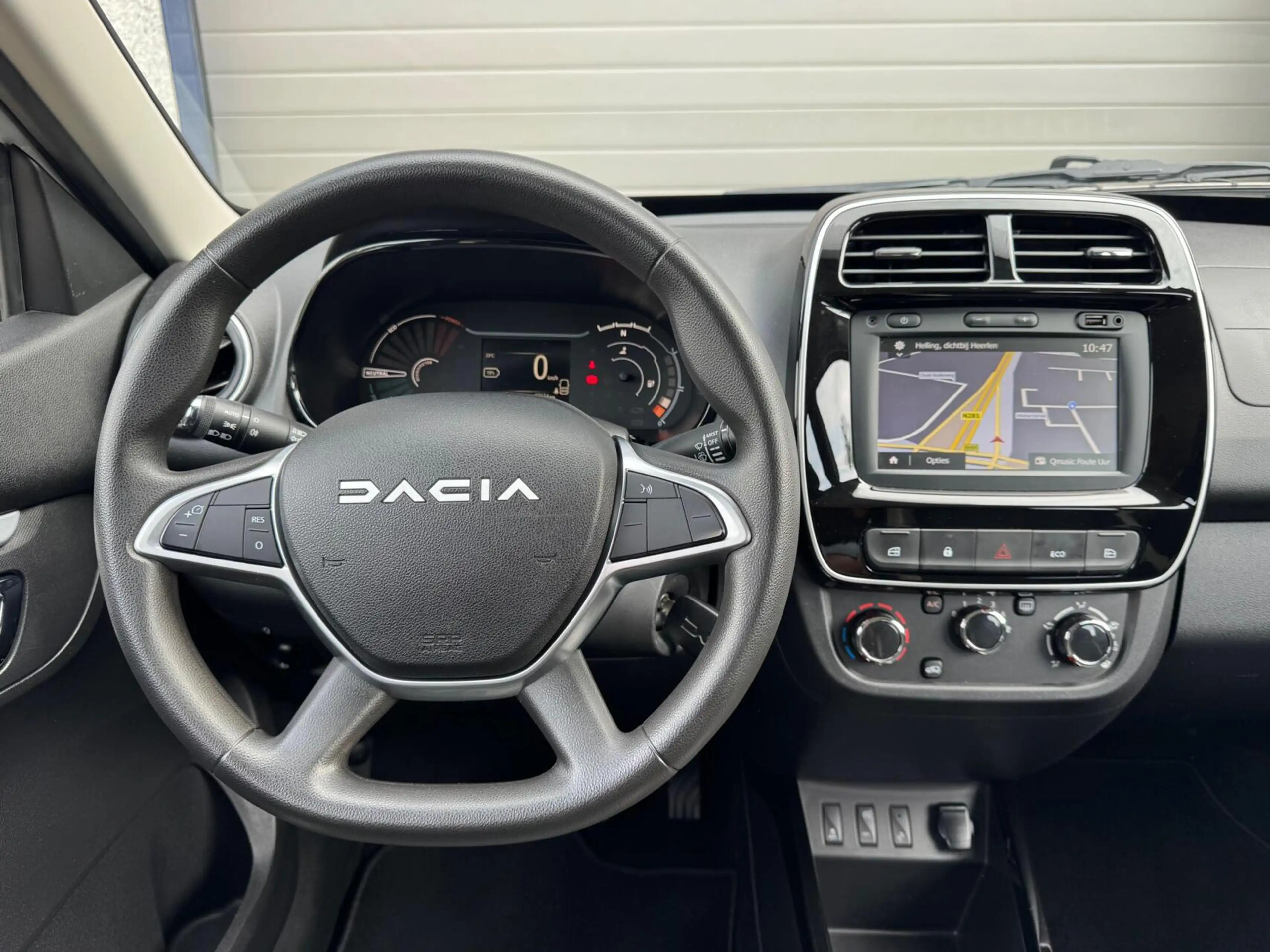 Dacia Spring Comfort Plus 27 kWh CCS/Navi/Camera/CarPlay/ — photo 10