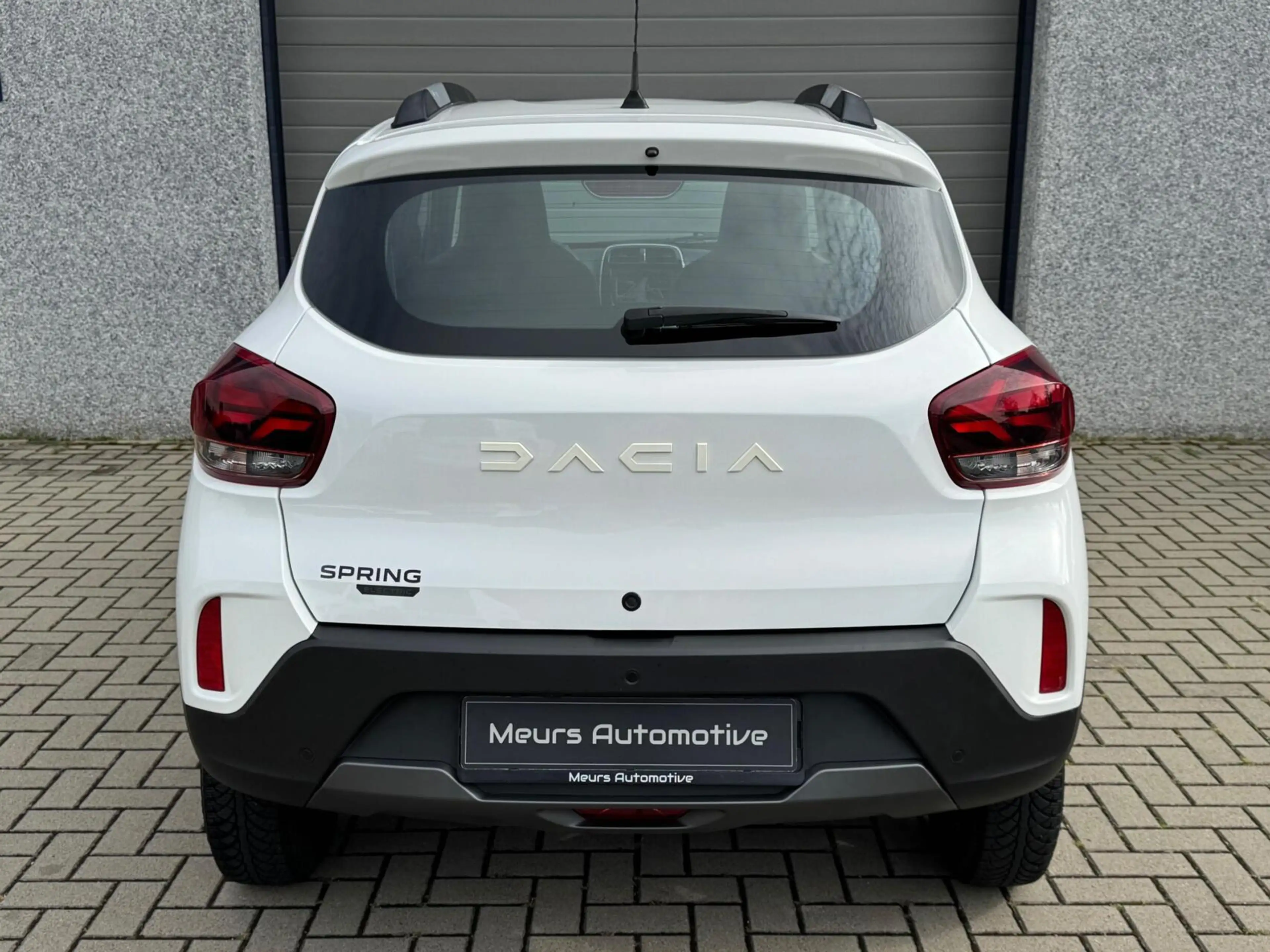 Dacia Spring Comfort Plus 27 kWh CCS/Navi/Camera/CarPlay/ — photo 4