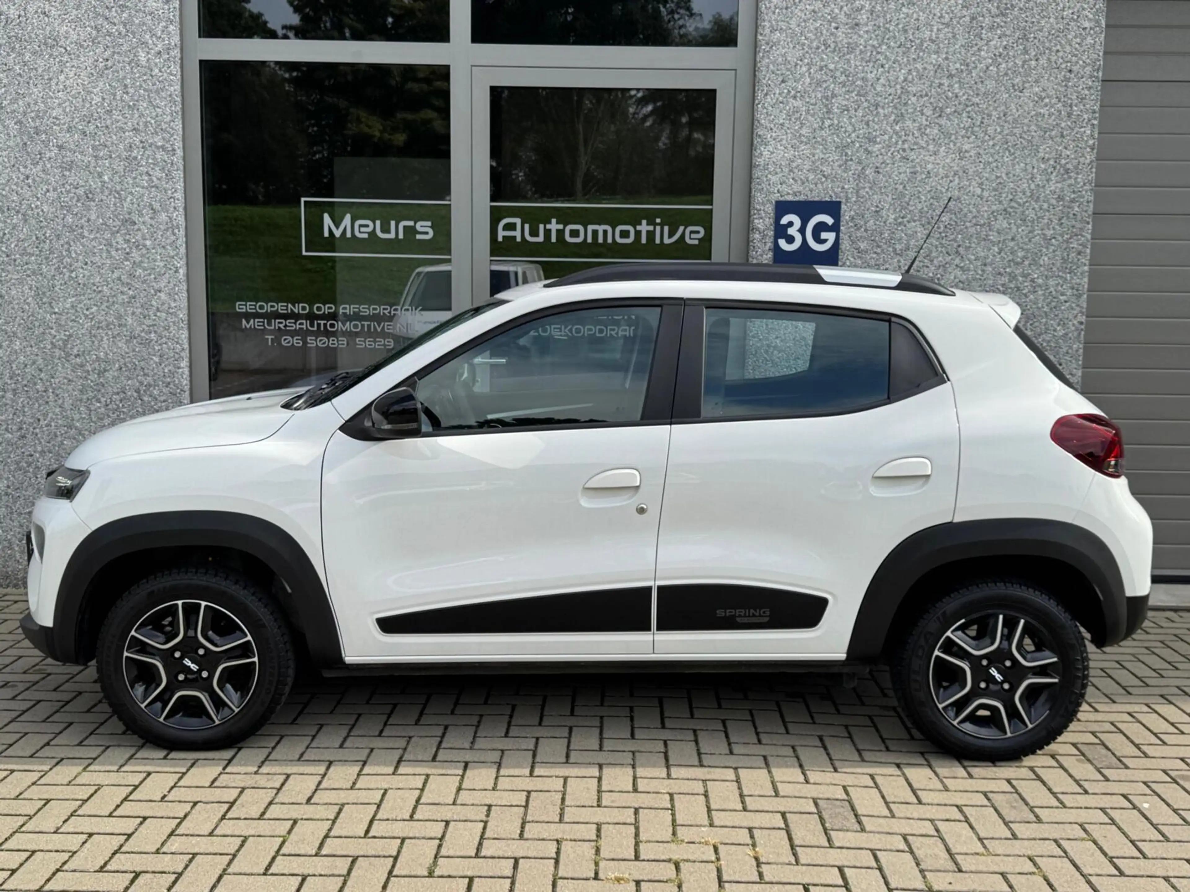 Dacia Spring Comfort Plus 27 kWh CCS/Navi/Camera/CarPlay/ — photo 5