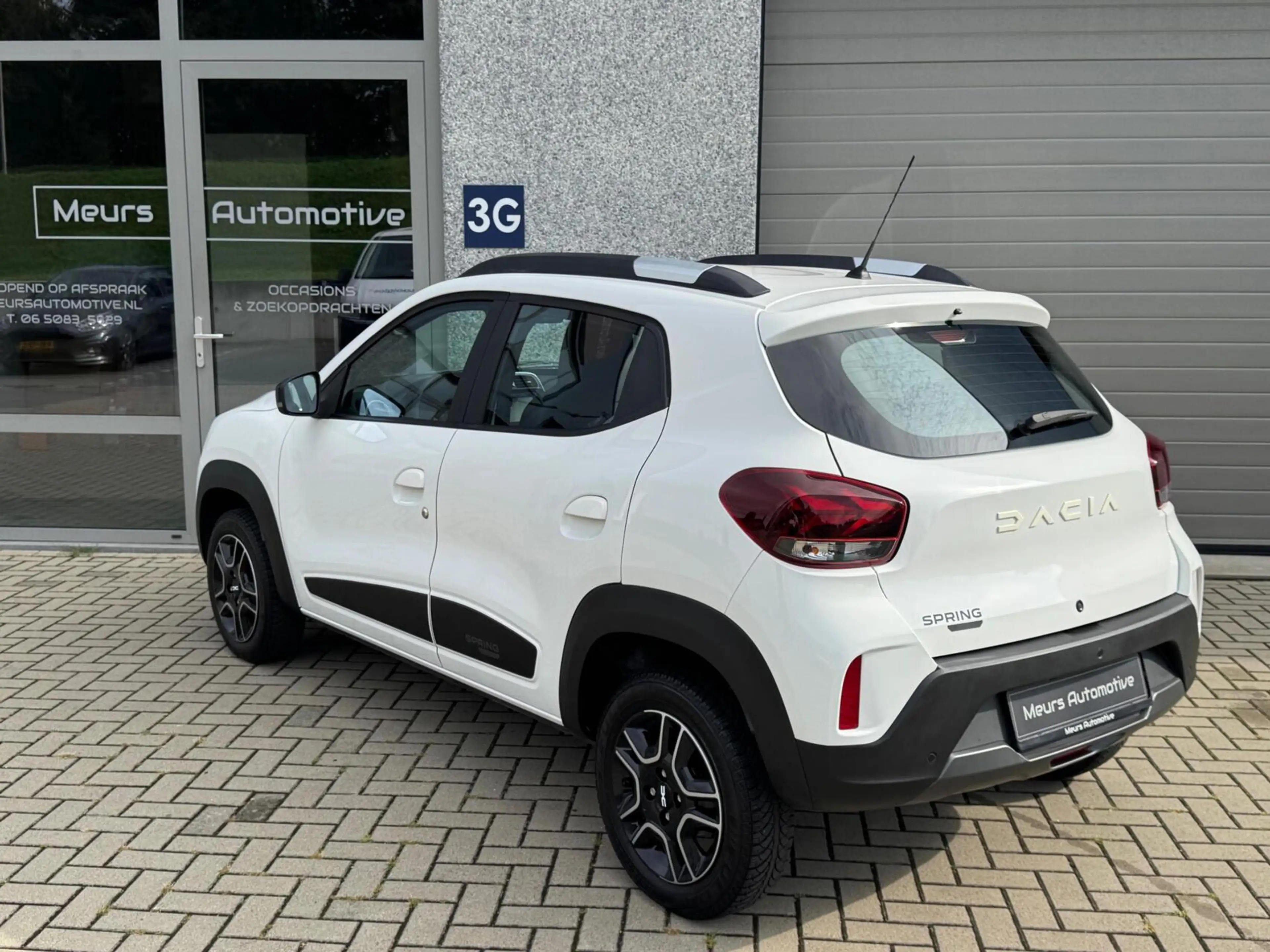 Dacia Spring Comfort Plus 27 kWh CCS/Navi/Camera/CarPlay/ — photo 2