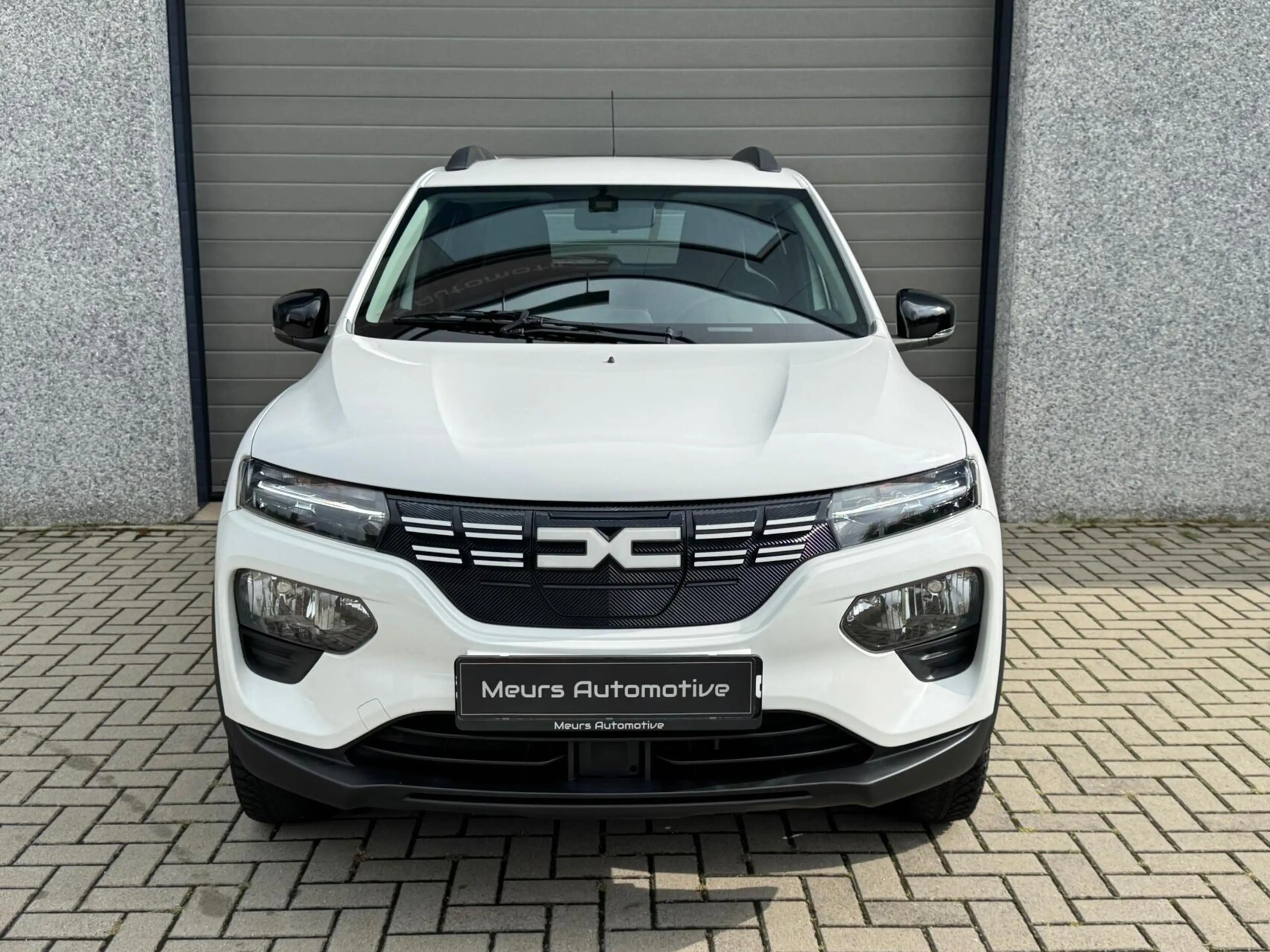 Dacia Spring Comfort Plus 27 kWh CCS/Navi/Camera/CarPlay/ — photo 3