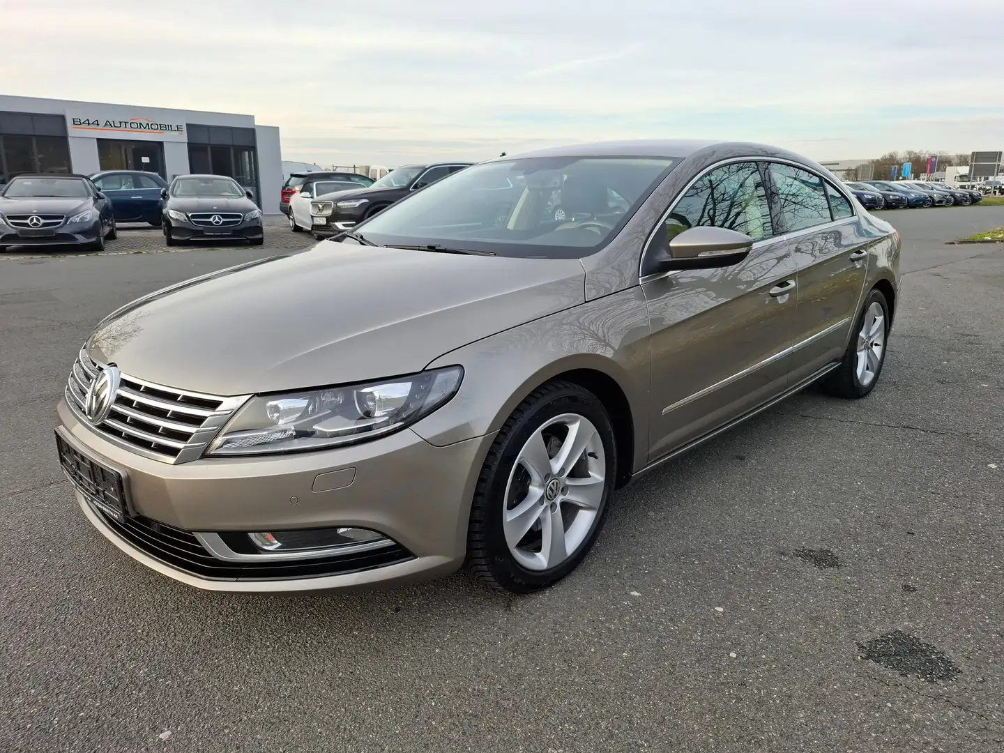 Volkswagen CC DSG TDI*Leder/Alcantara*Sitzhzg*NAVI*XENON*PDC*AHK Beige - 1