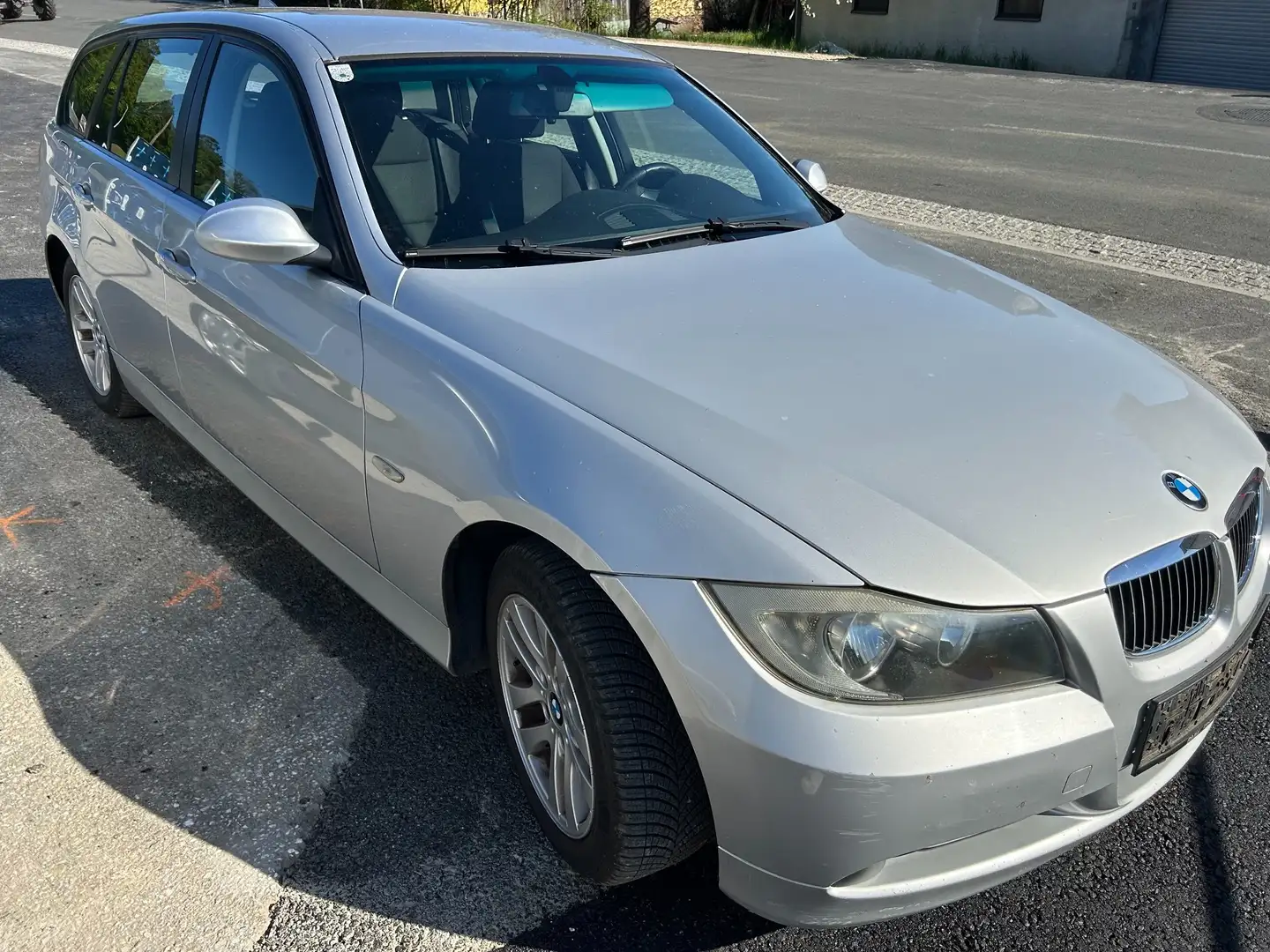 BMW 318 318d Grau - 2
